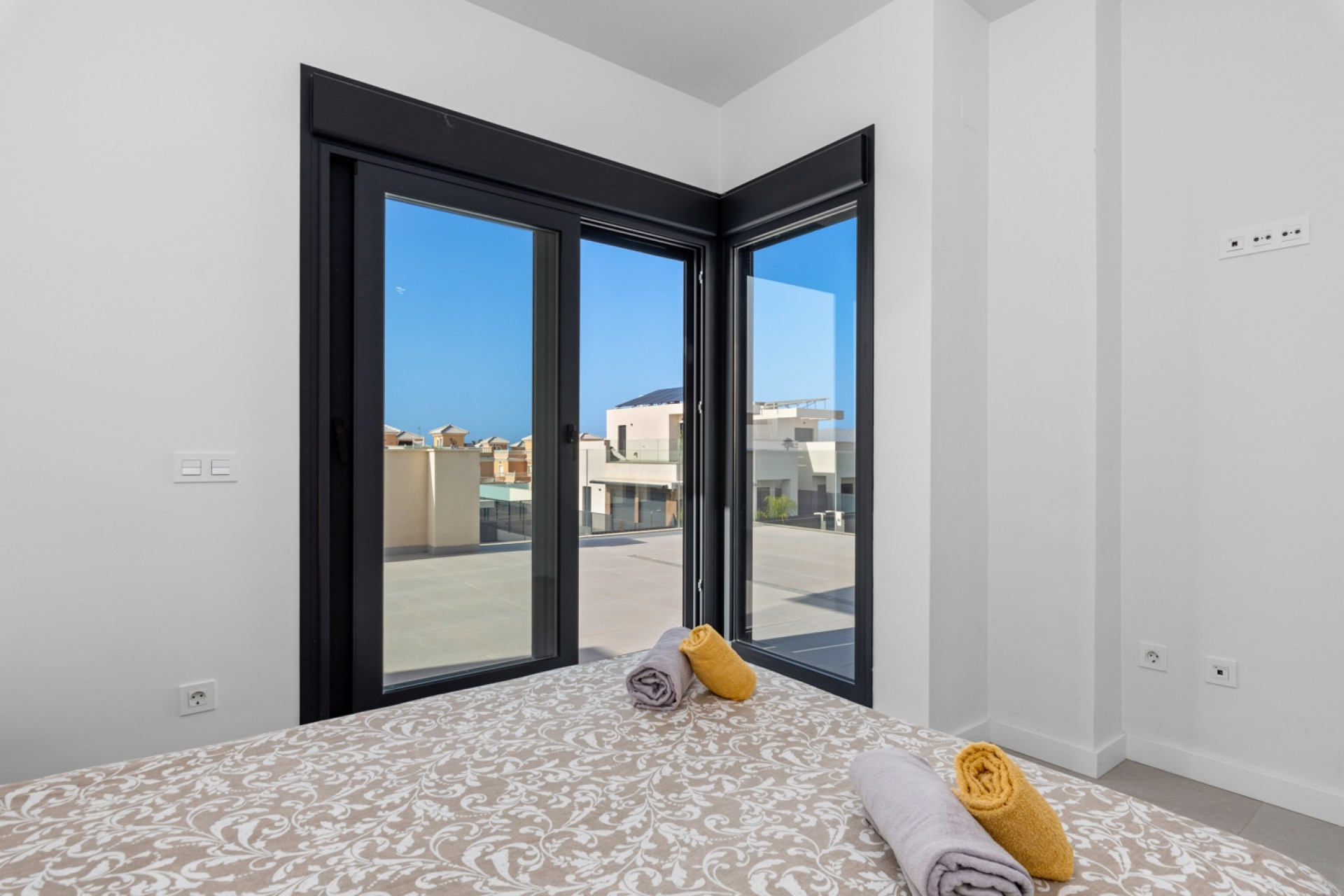 Reventa - Casa semi independiente - La Marina - La Marina - Urbanization