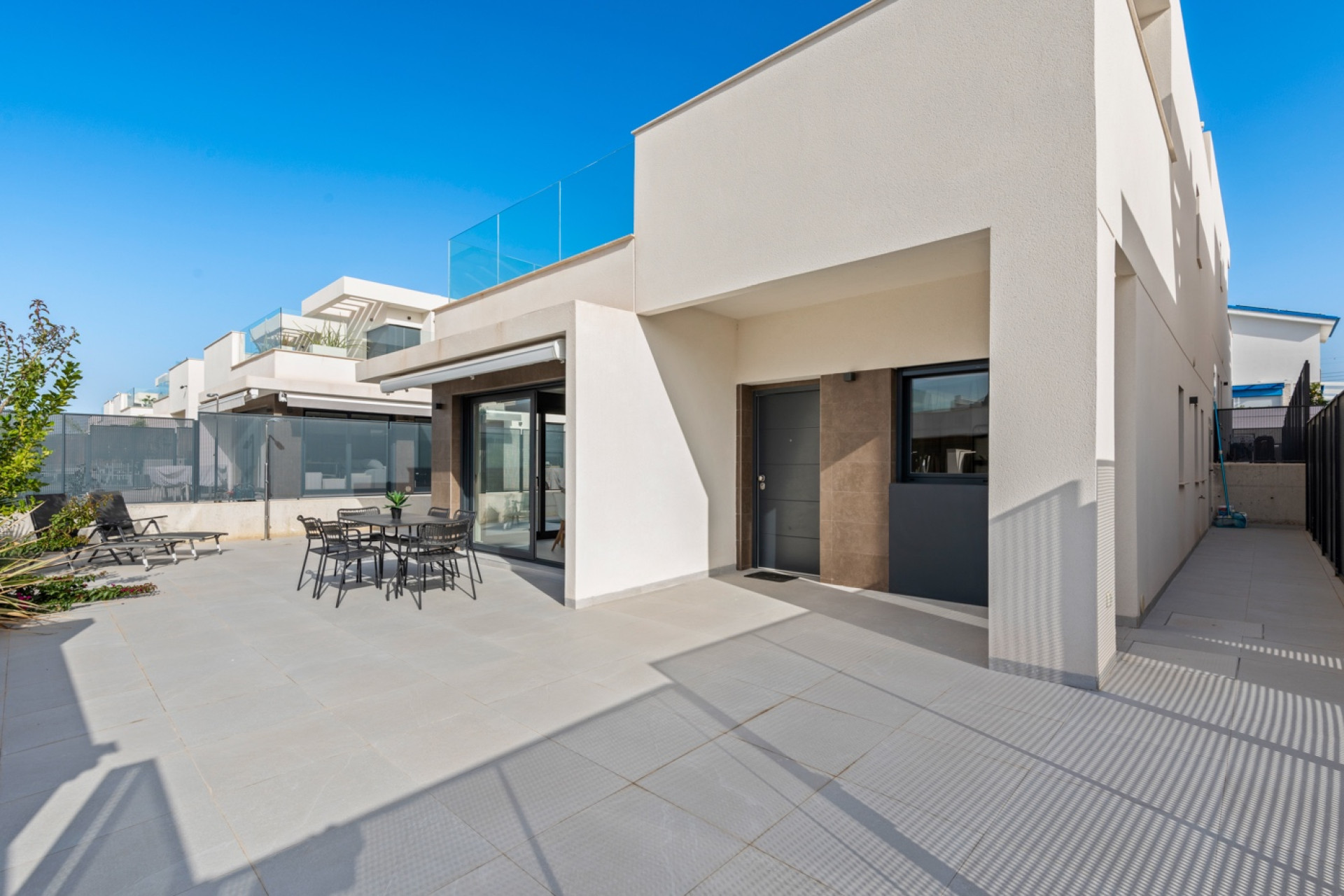 Reventa - Casa semi independiente - La Marina - La Marina - Urbanization