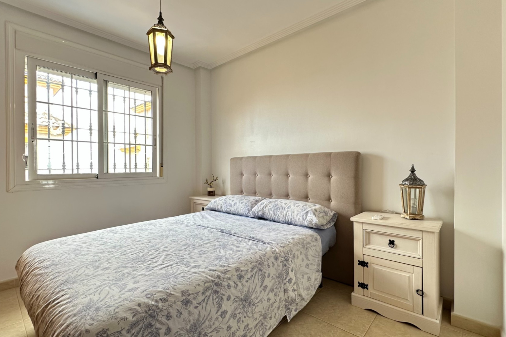 Reventa - Casa semi independiente - Los Montesinos - La Herrada