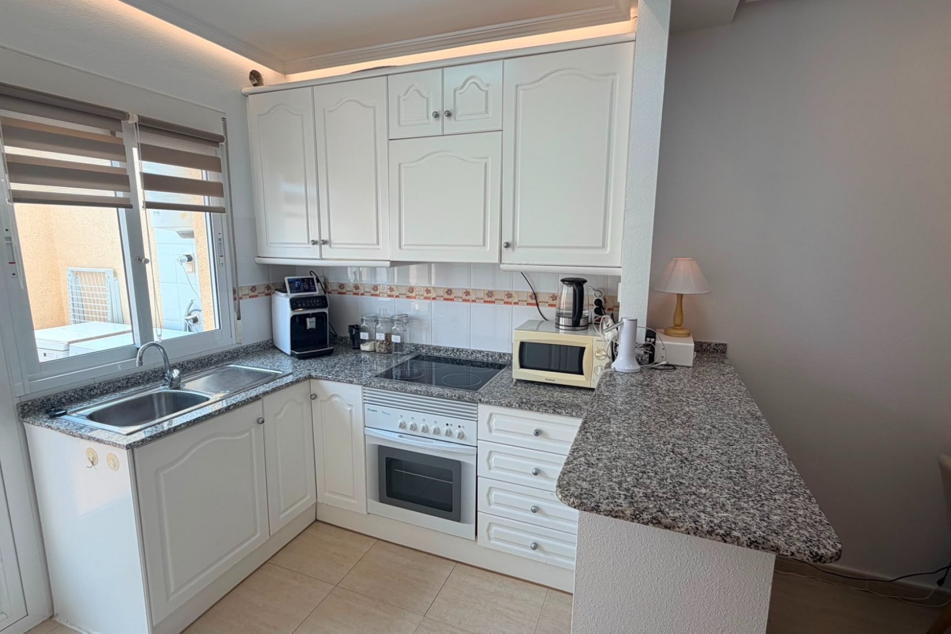 Reventa - Casa semi independiente - Los Montesinos - Montesol Villas