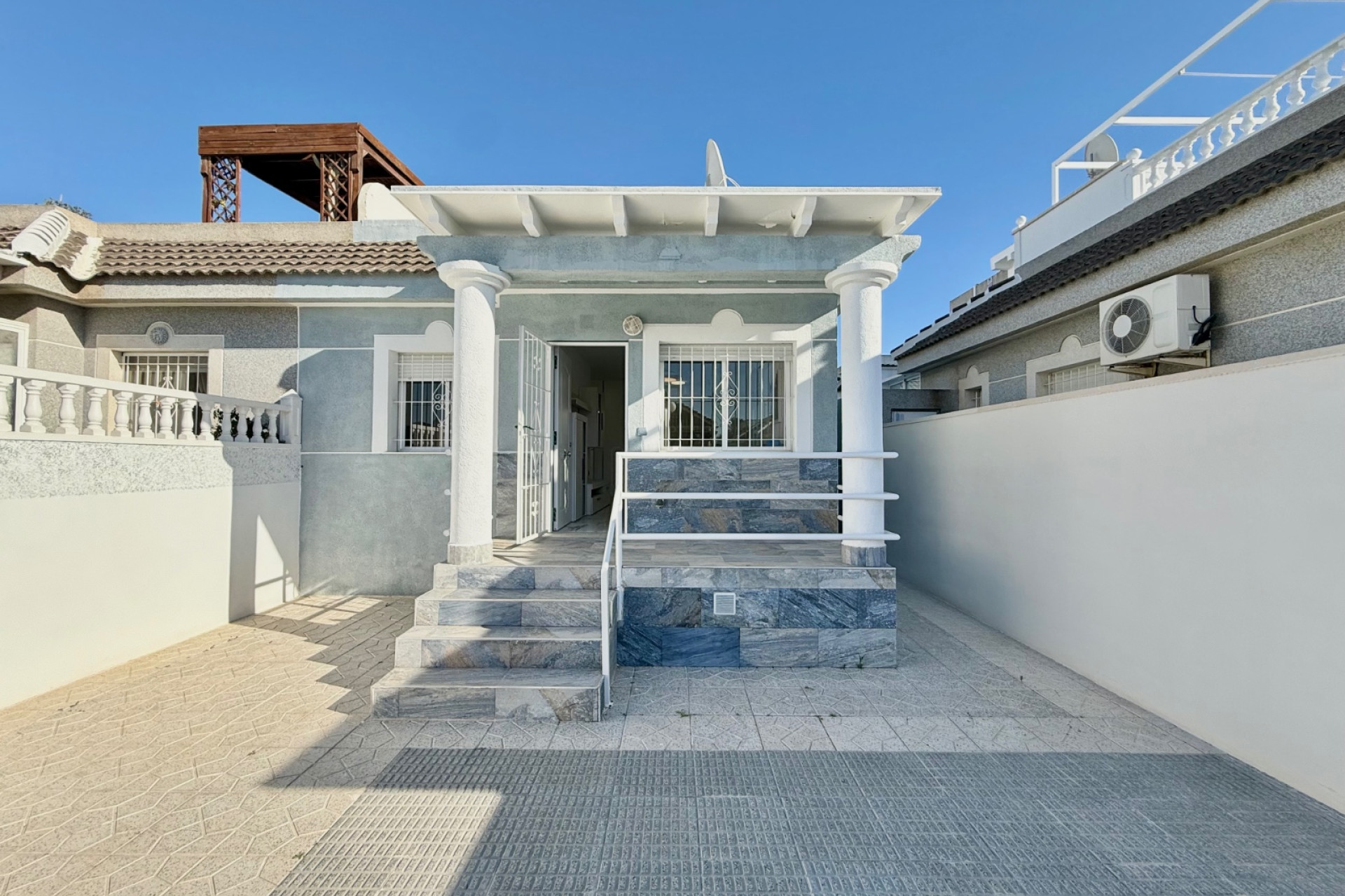 Reventa - Casa semi independiente - Torrevieja - El Chaparral