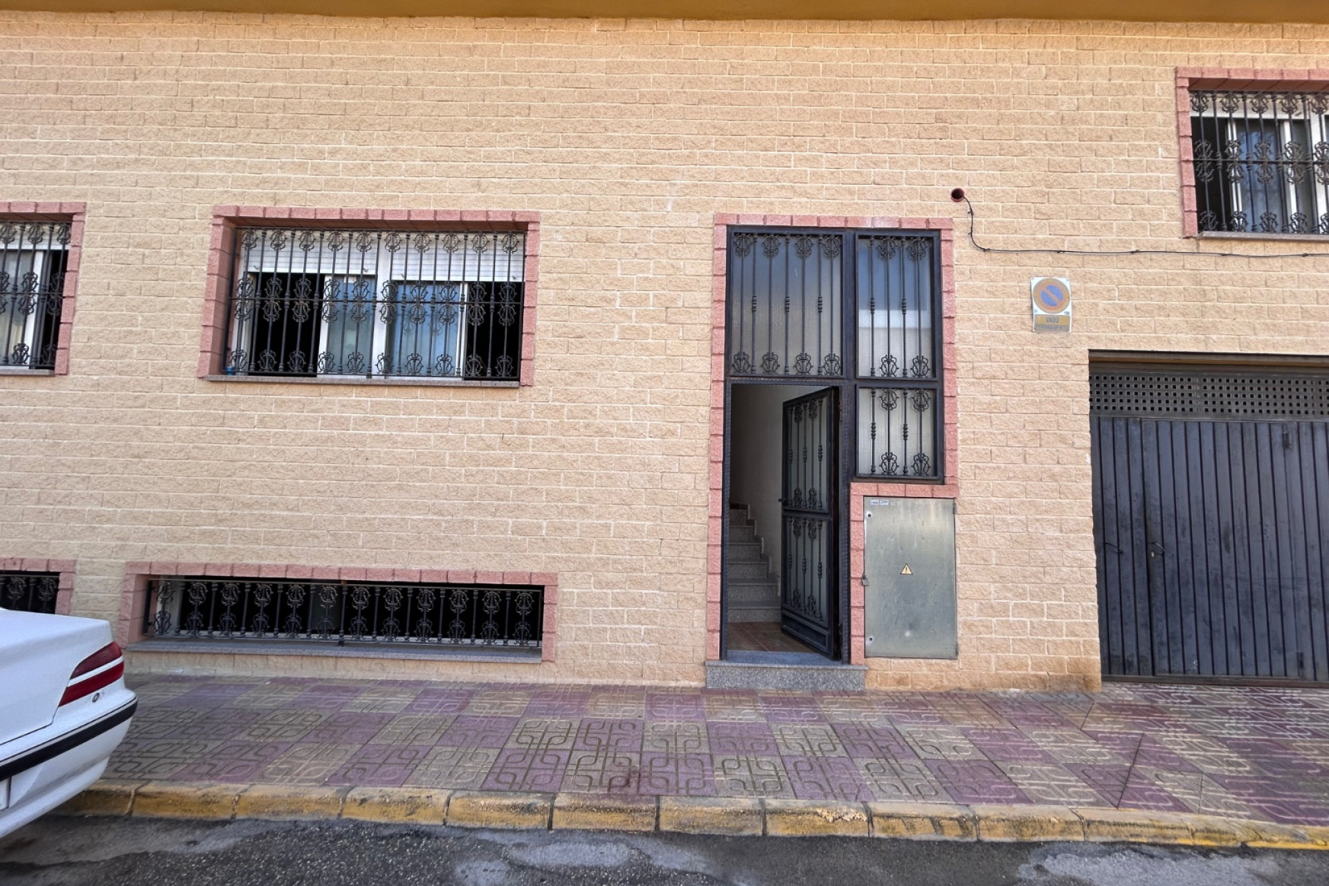 Reventa - Commercial (6) - Jacarilla