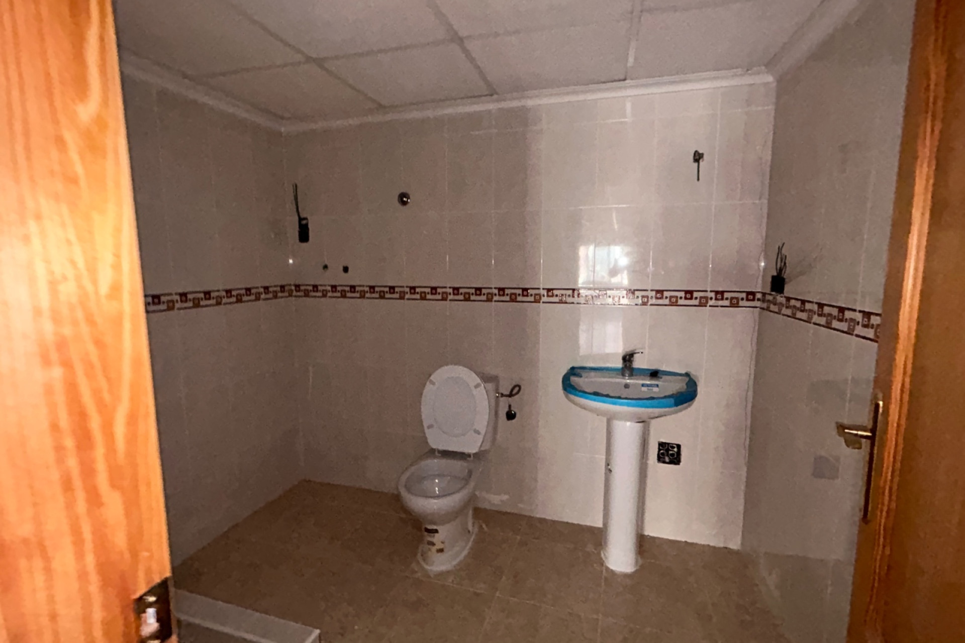 Reventa - Commercial (6) - Jacarilla