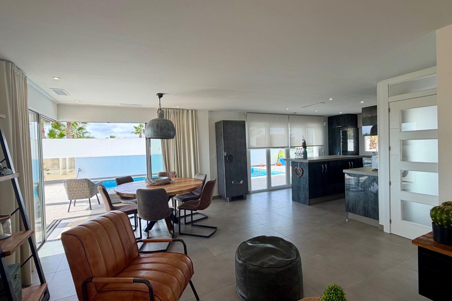 Reventa - Detached Villa - La Marina - La Marina - Urbanization