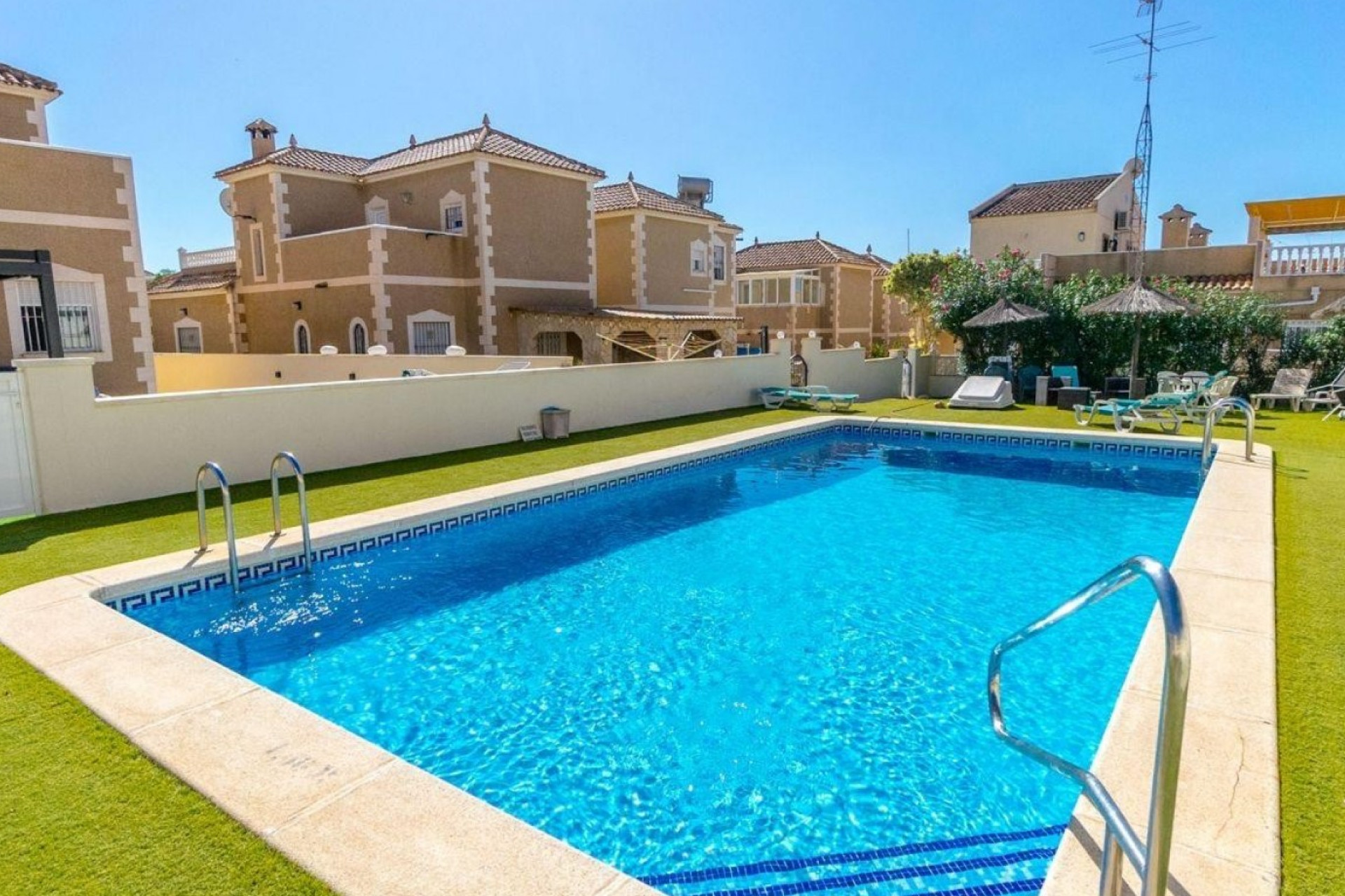 Reventa - Detached Villa - Orihuela Costa - Villamartin