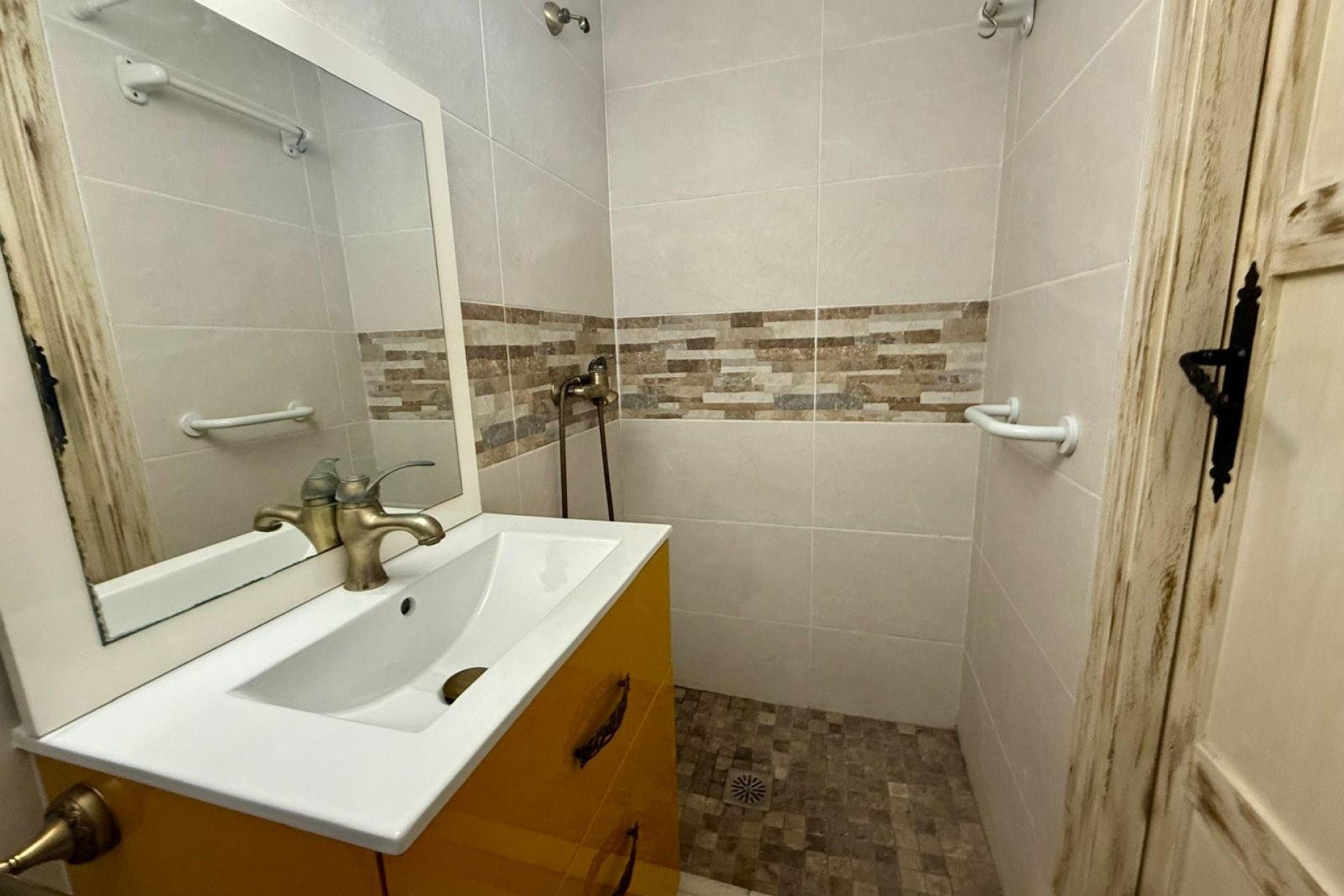 Reventa - House - Piles - Pueblo