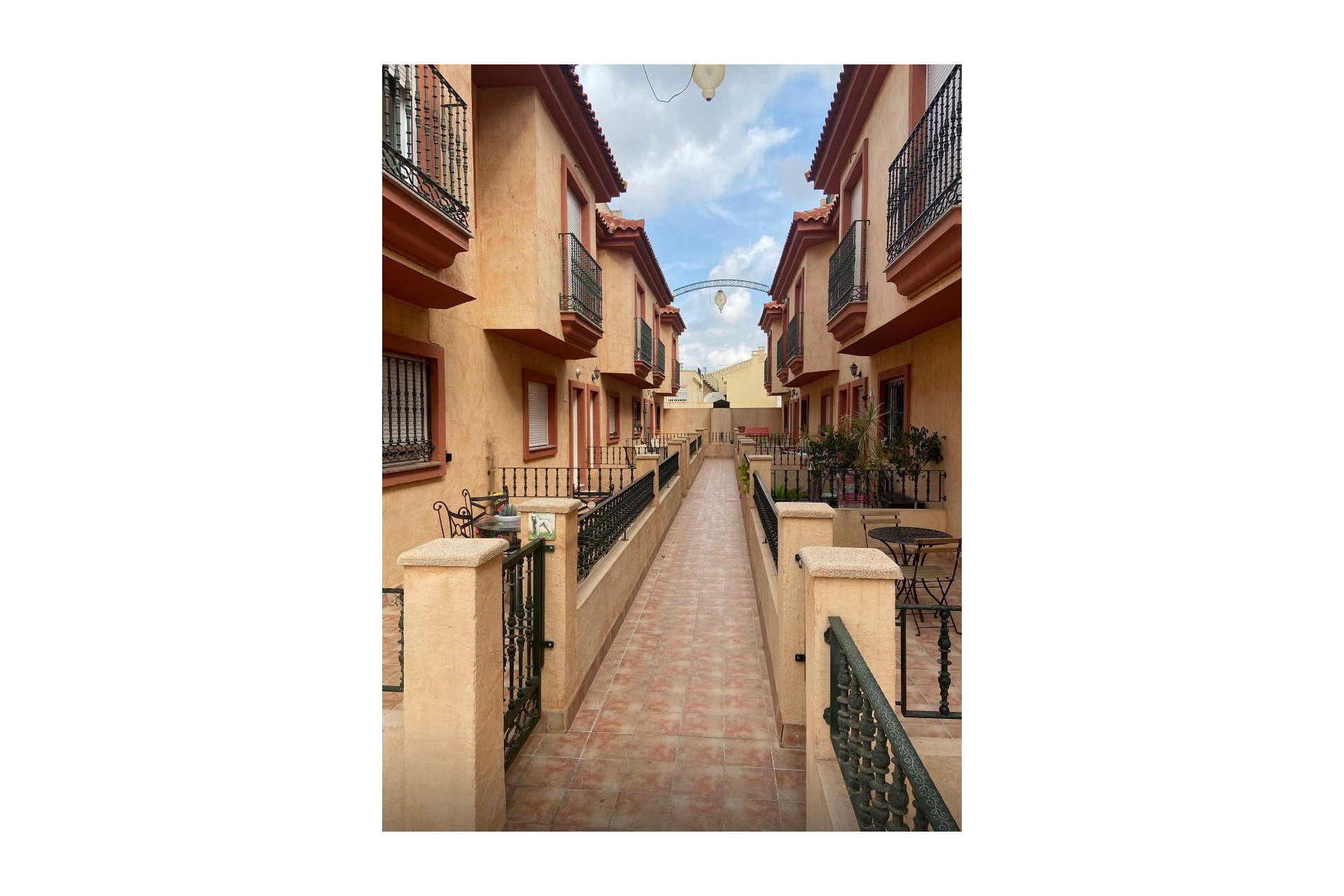 Reventa - House - Redován - PUEBLO