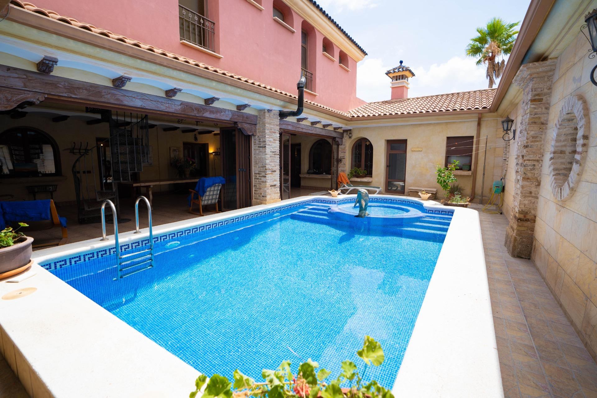 Reventa - Inmueble singular - San Miguel de Salinas - CENTRO