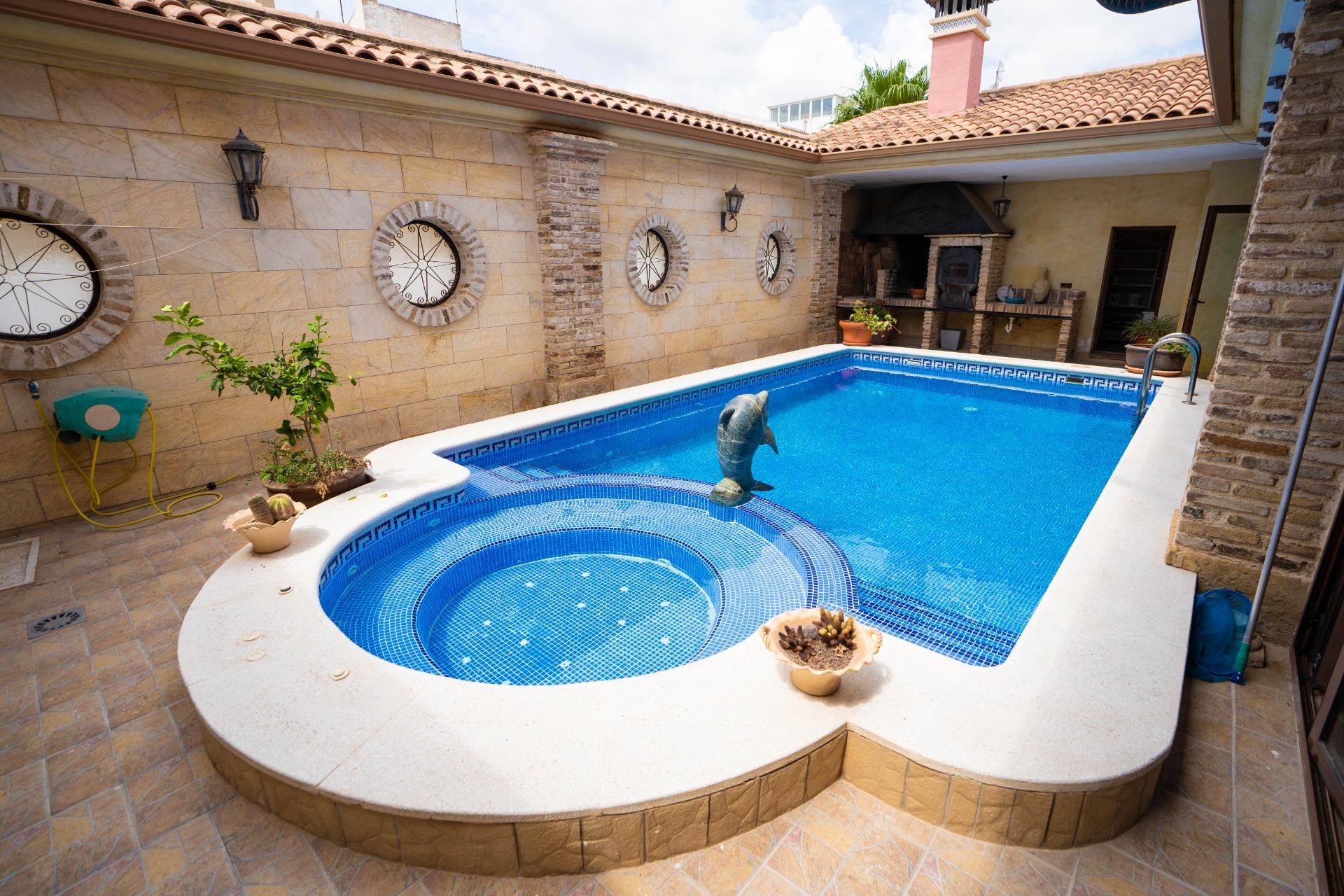 Reventa - Inmueble singular - San Miguel de Salinas - CENTRO