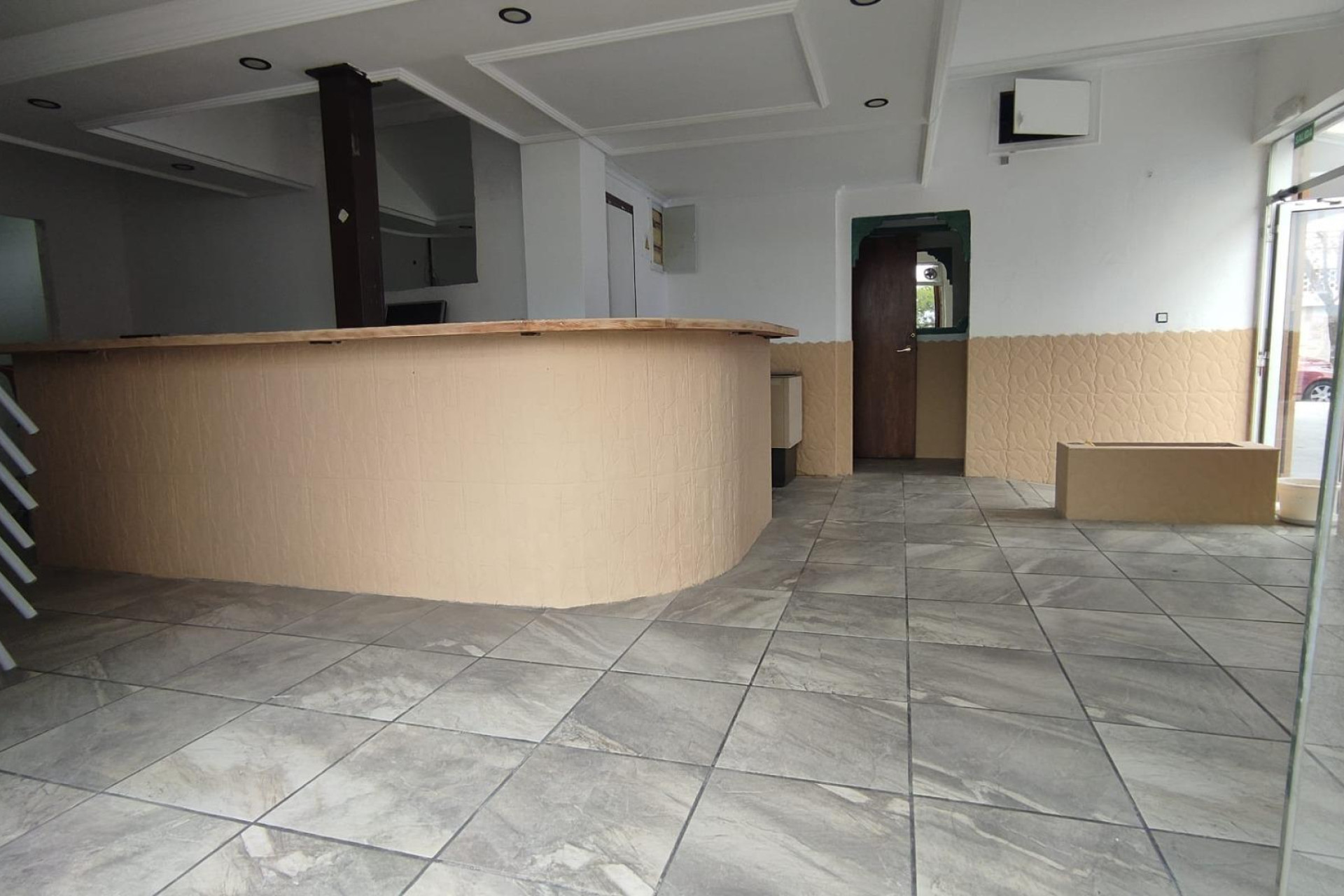 Reventa - Local Comercial - Alicante - San Gabriel