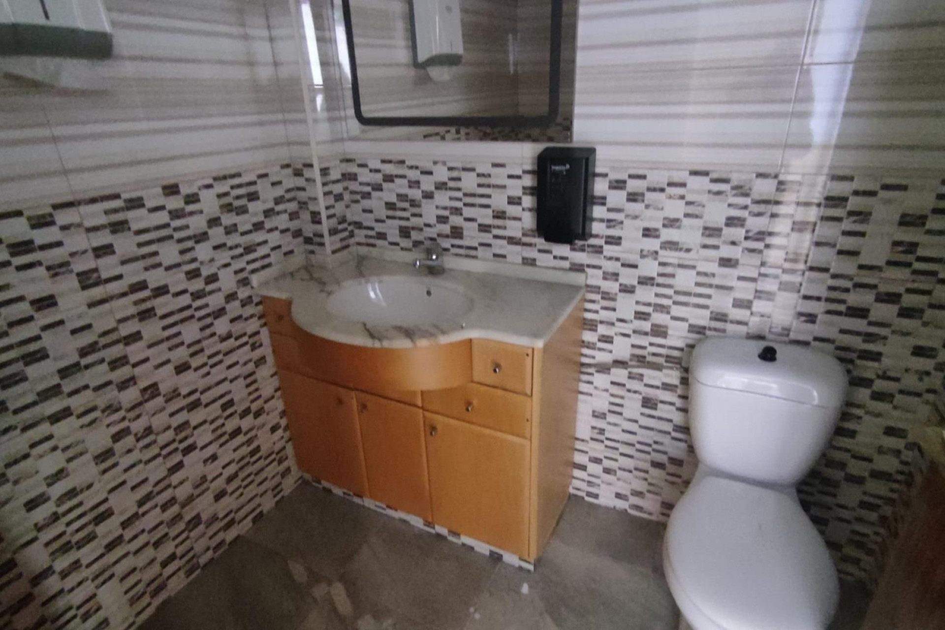 Reventa - Local Comercial - Alicante - San Gabriel