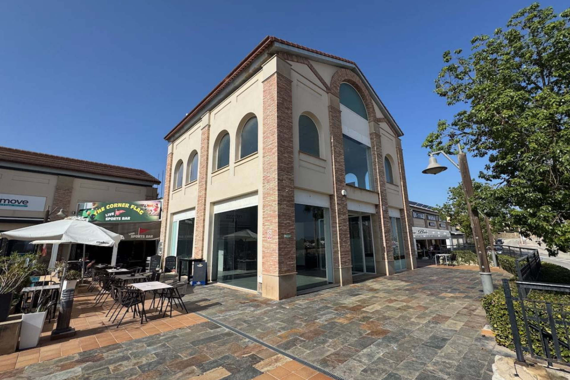 Reventa - Local Comercial - La Finca Golf