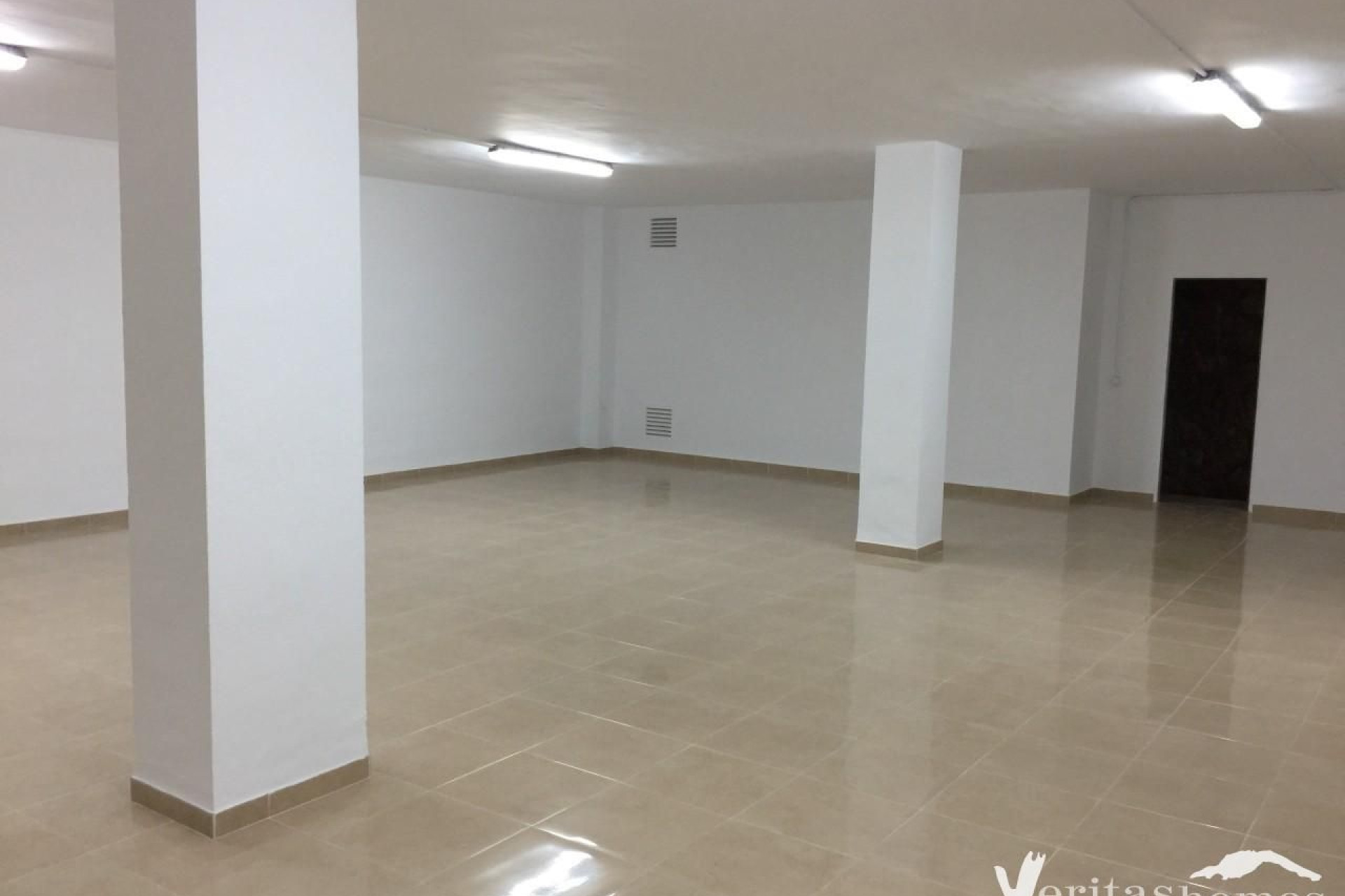 Reventa - Local Comercial - Mojacar