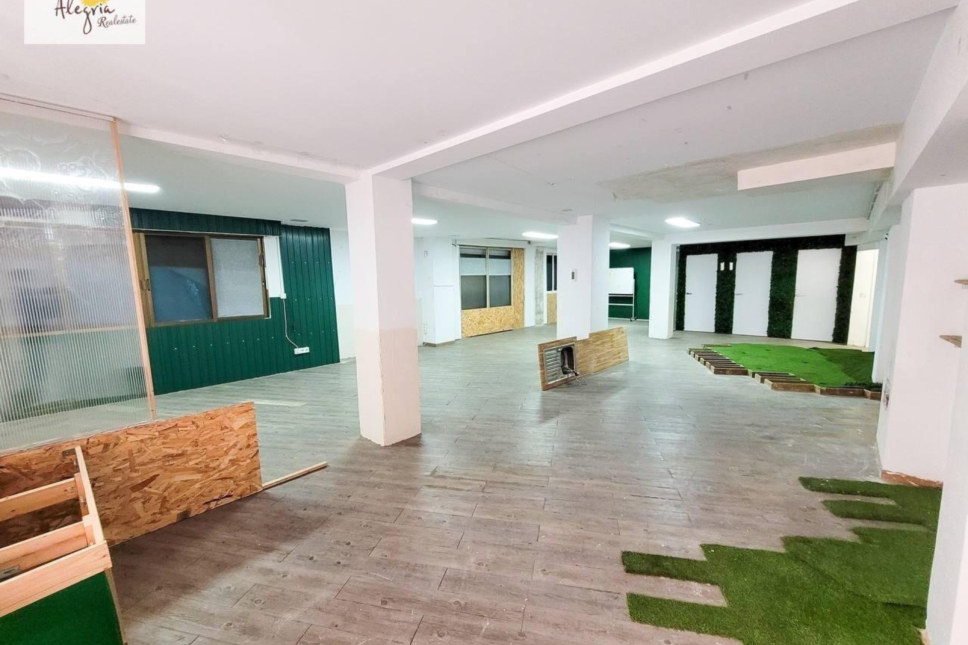 Reventa - Local Comercial - Valencia - Benicalap