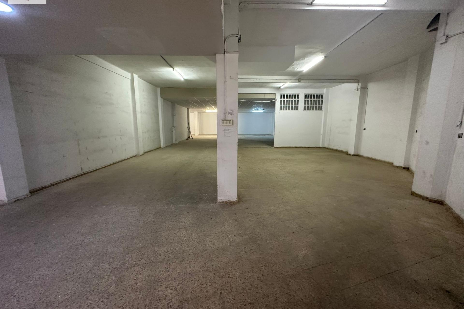 Reventa - Local Comercial - Valencia - Patraix