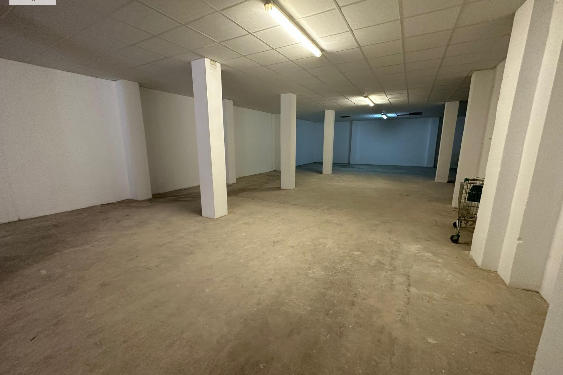 Reventa - Local Comercial - Valencia - Patraix