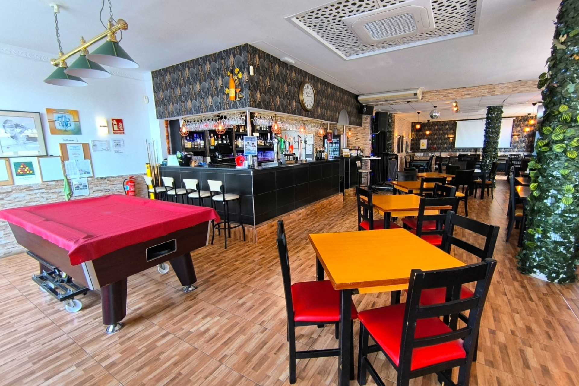 Reventa - Local Comercial - Villamartin