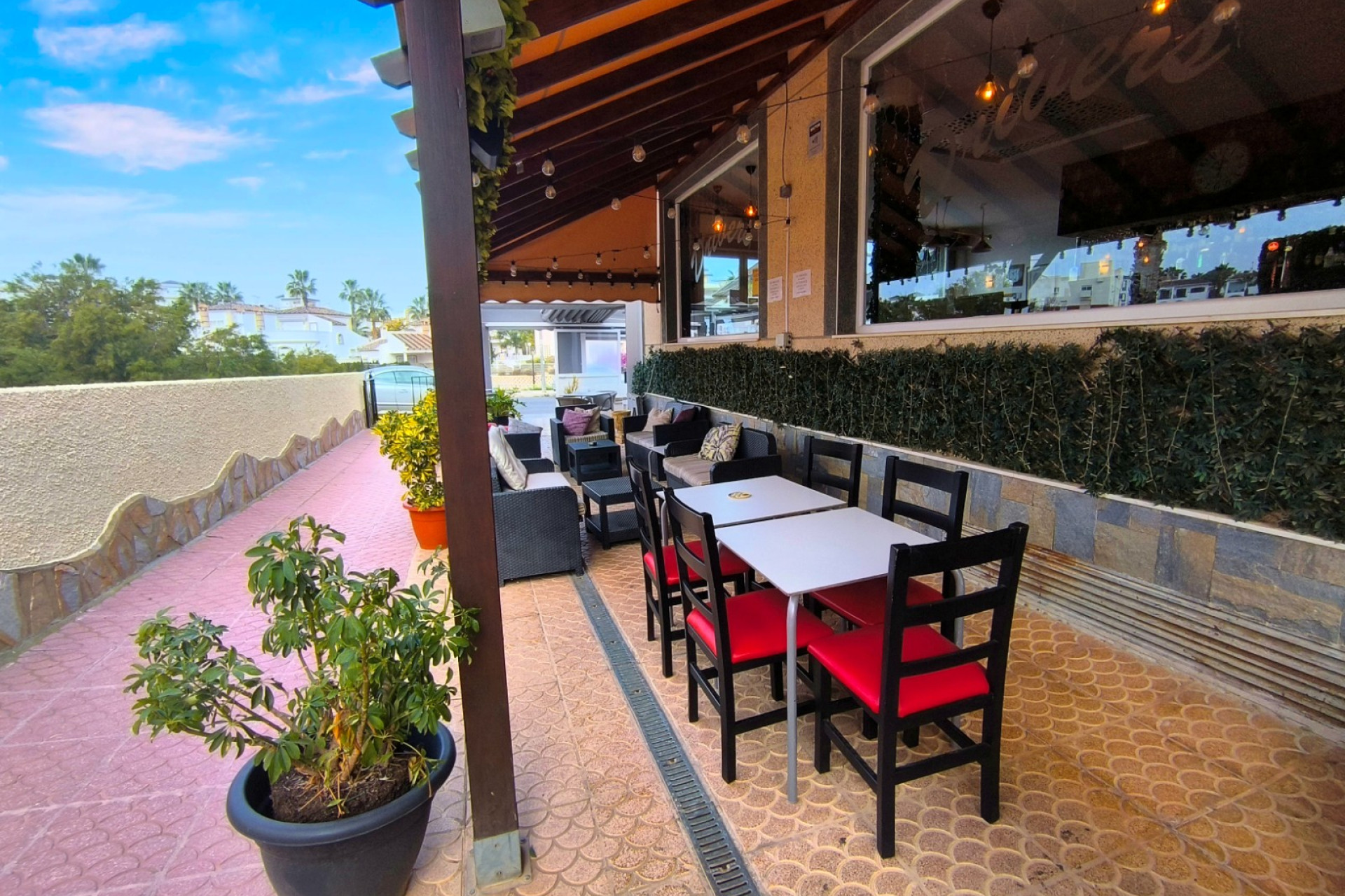 Reventa - Local Comercial - Villamartin