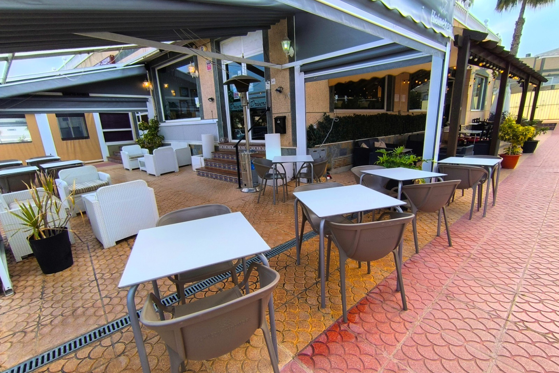 Reventa - Local Comercial - Villamartin