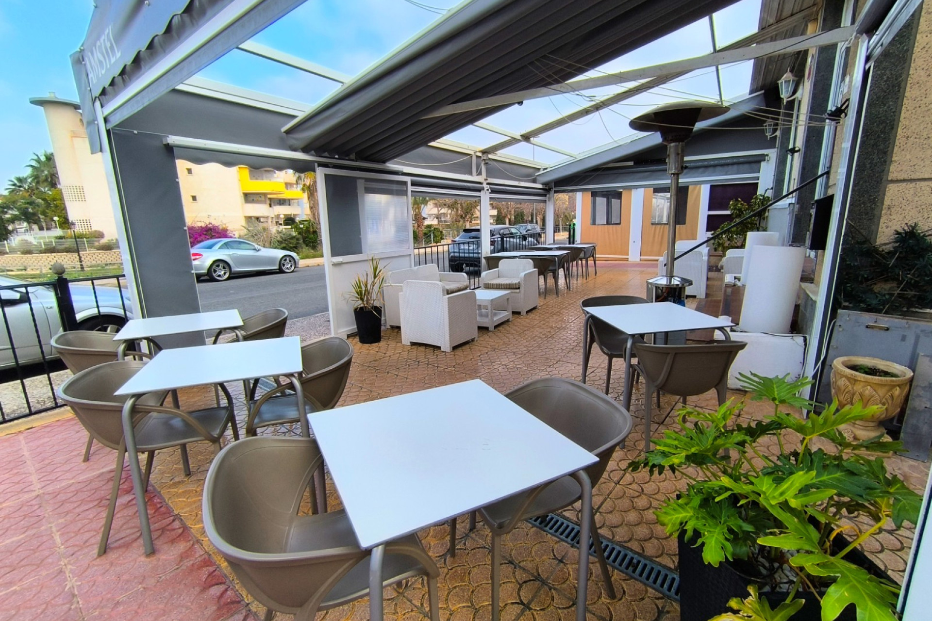 Reventa - Local Comercial - Villamartin