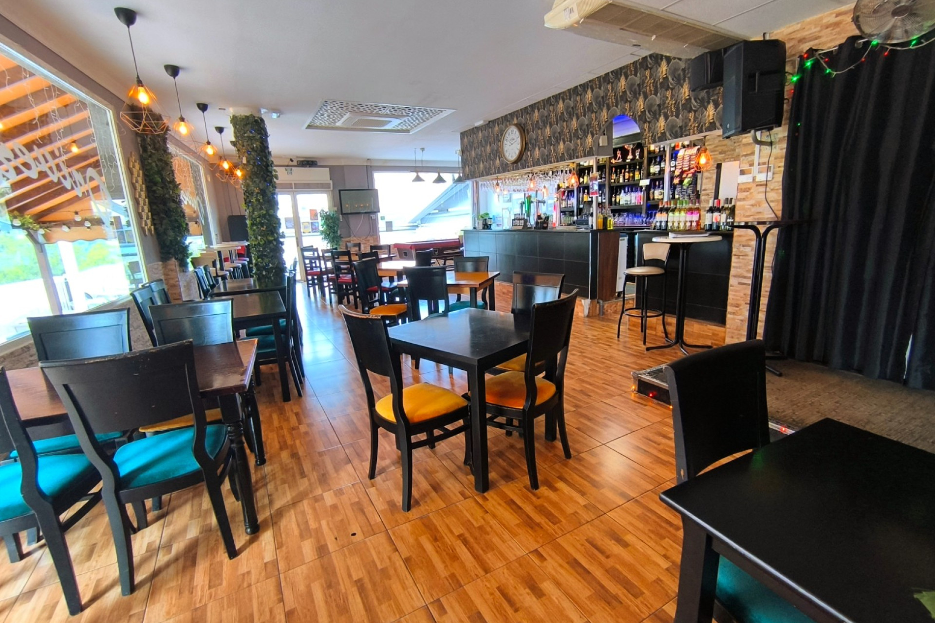 Reventa - Local Comercial - Villamartin