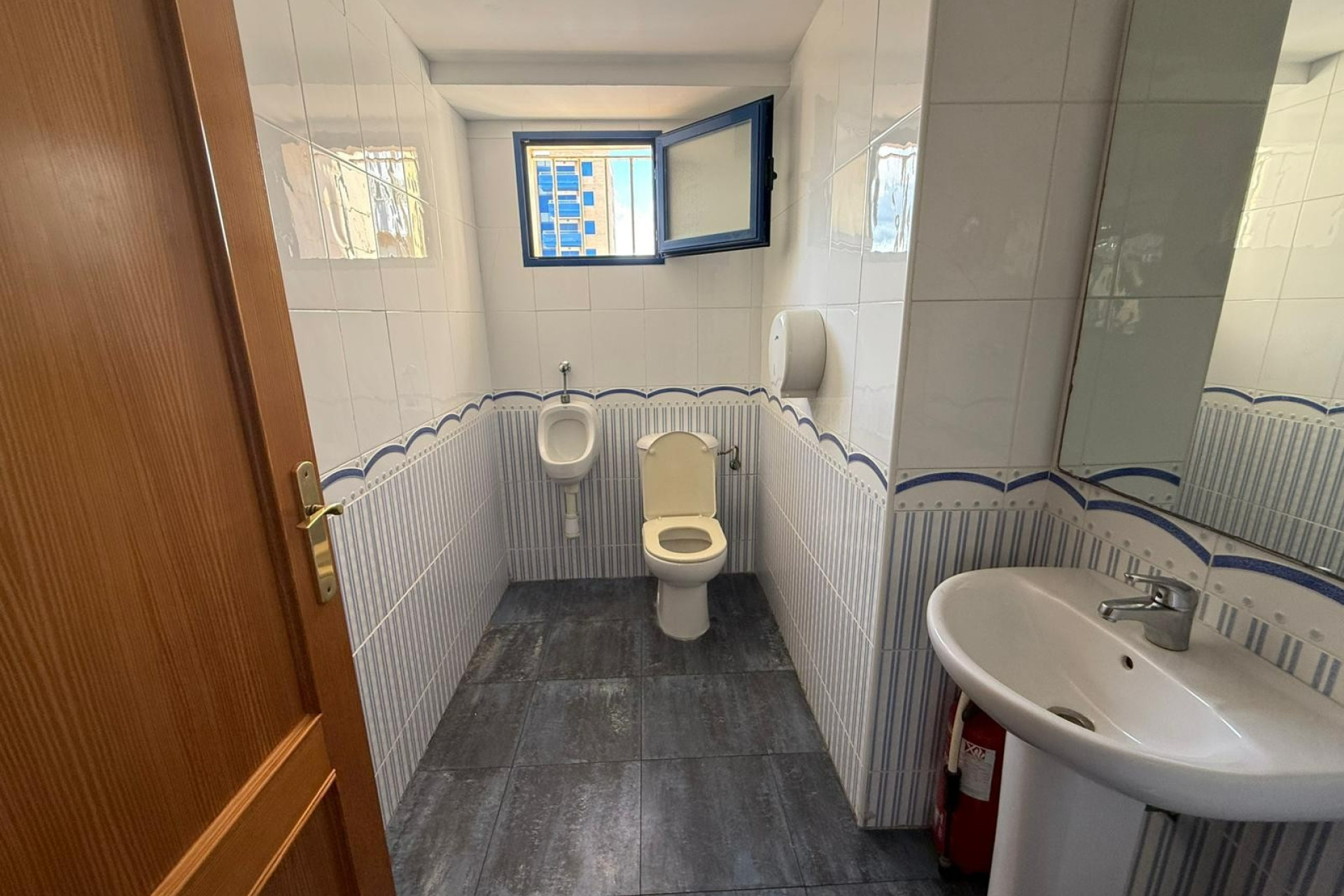 Reventa - local - Piles - Playa