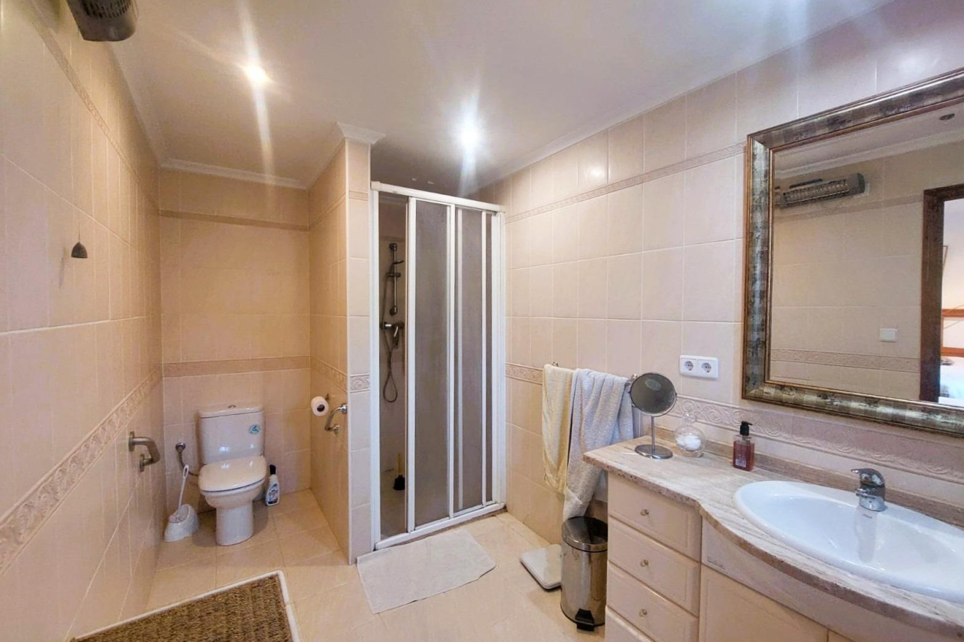 Reventa - Masía - LA MARINA