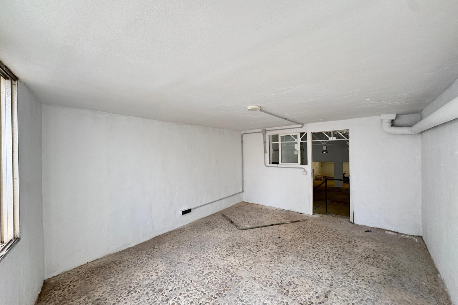 Reventa - Nave industrial - Torrevieja - Centro