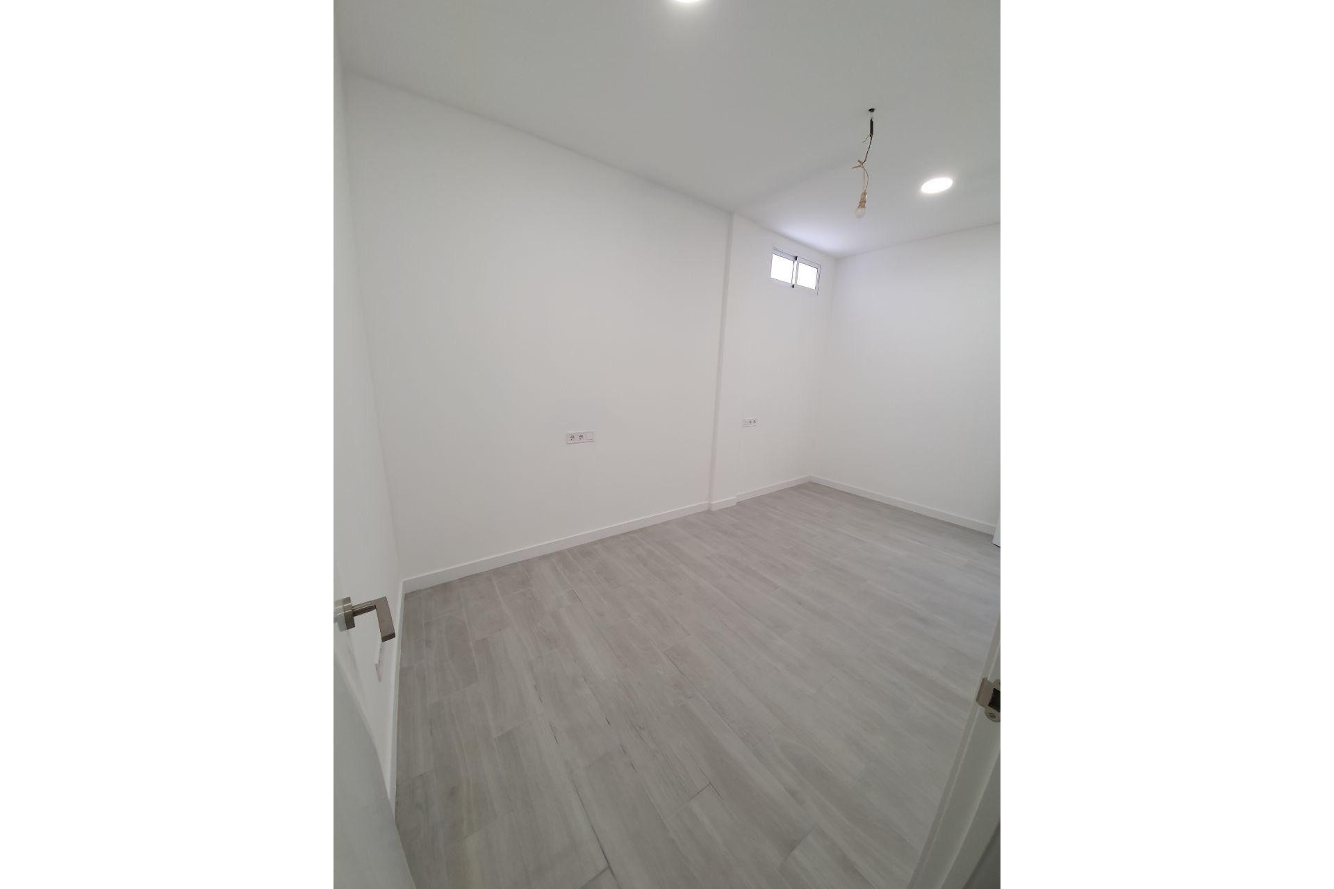 Reventa - Oficina - Alicante - Los ángeles