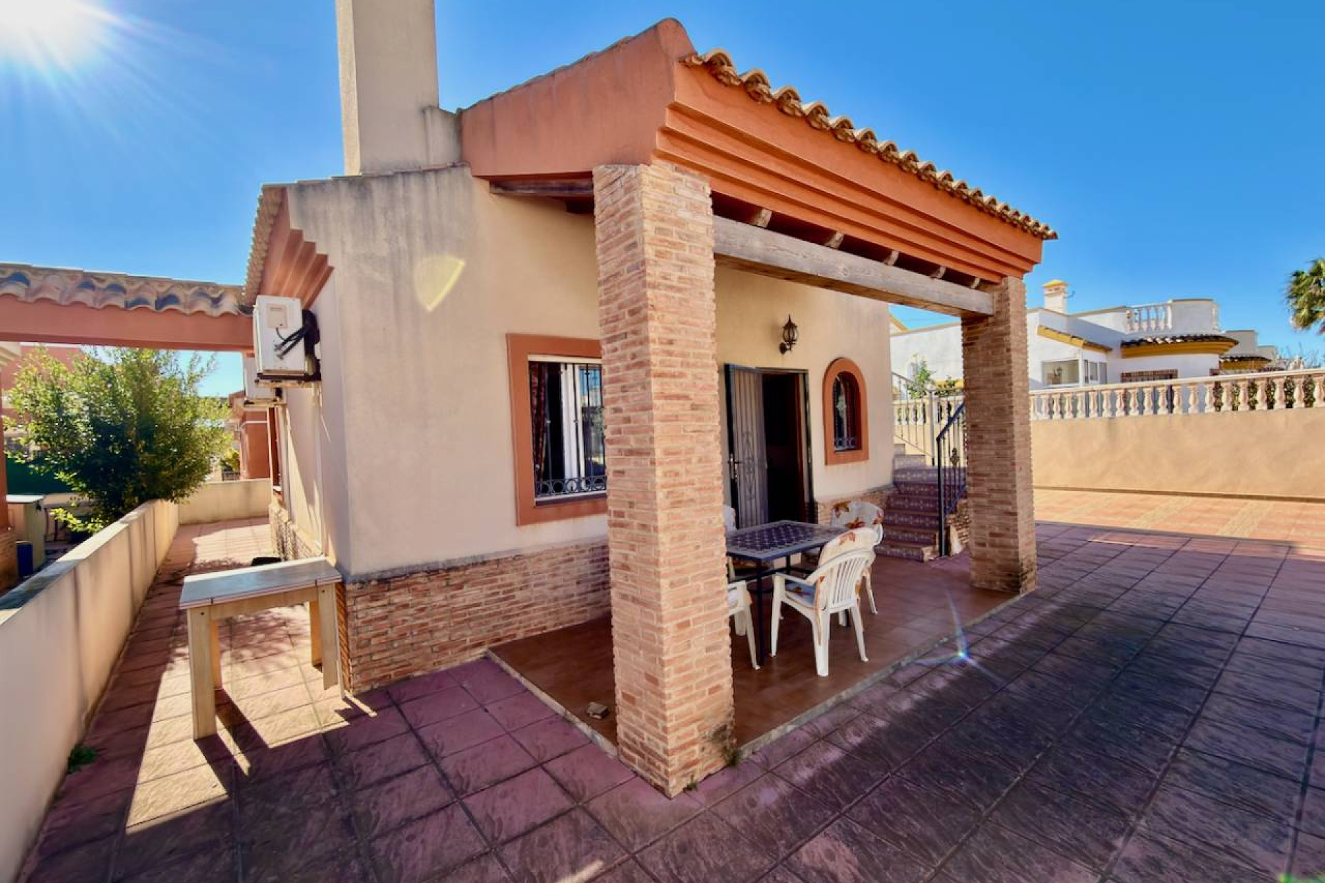 Reventa - Villa - El Raso