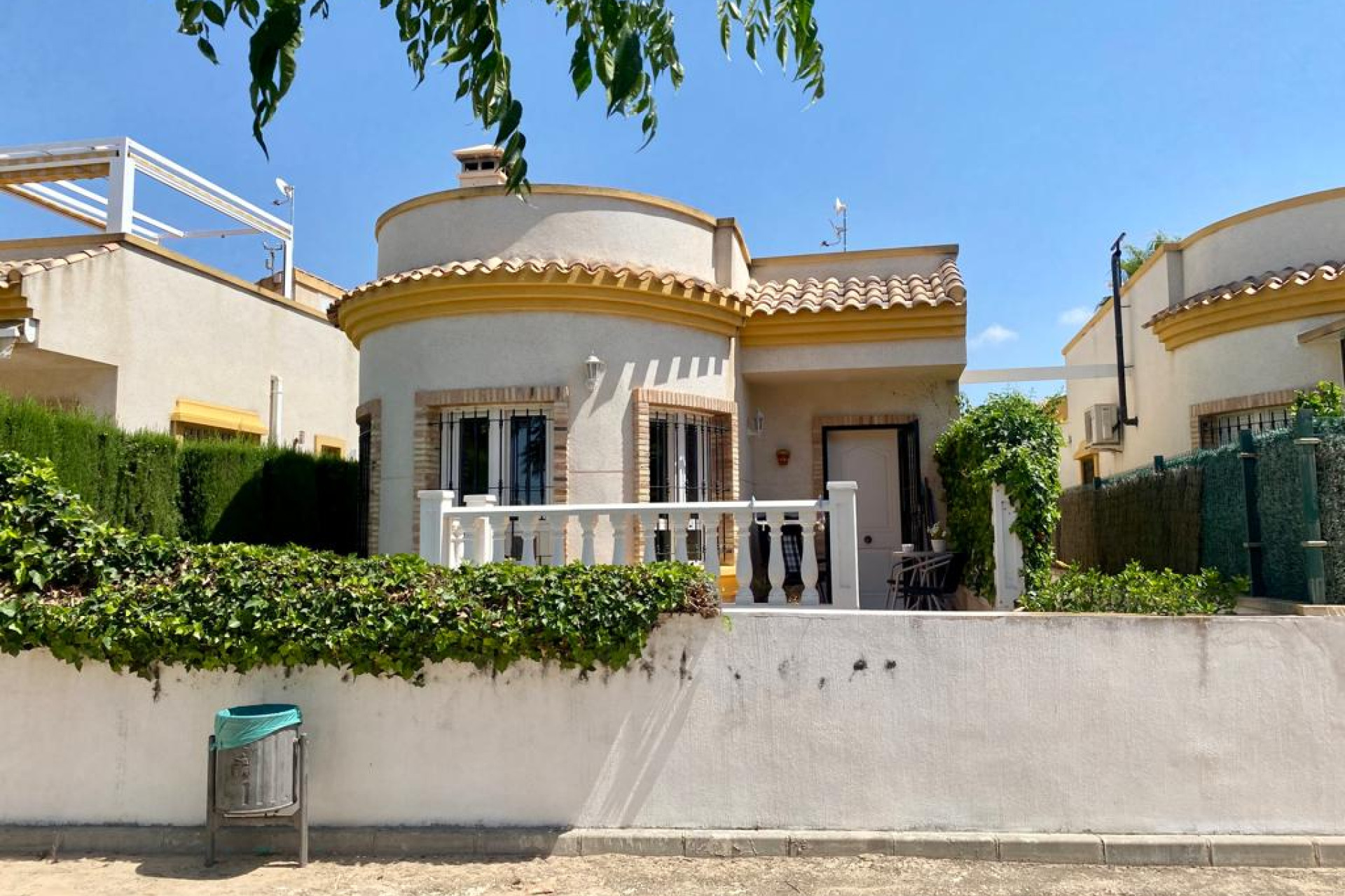 Reventa - Villa for sale - Los Montesinos - La Herrada