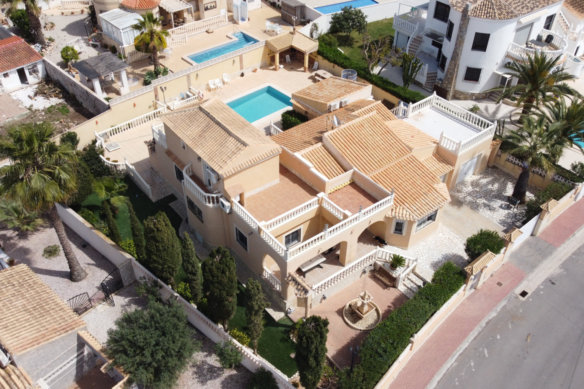 Reventa - Villa for sale - Torrevieja - El Chaparral