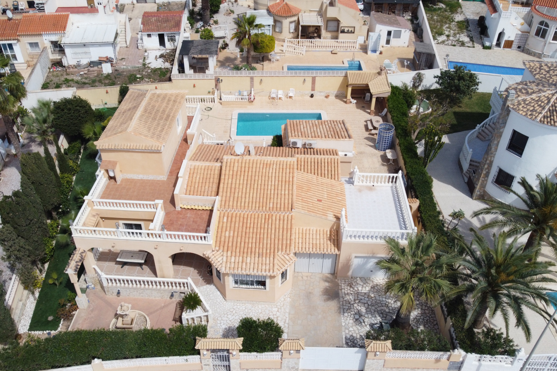 Reventa - Villa for sale - Torrevieja - El Chaparral