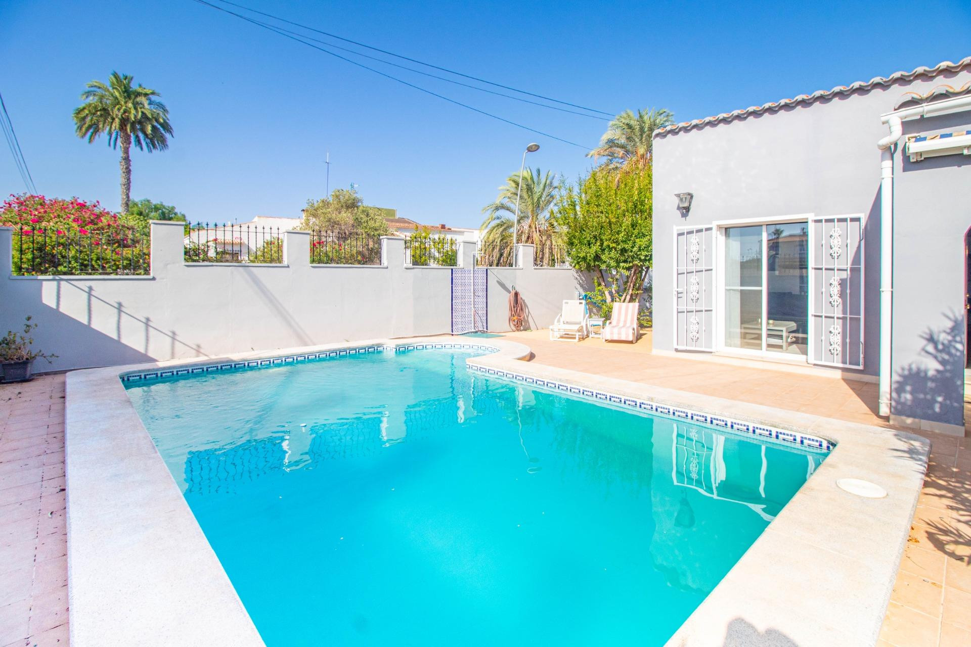 Reventa - Villa - Torrevieja - Los balcones