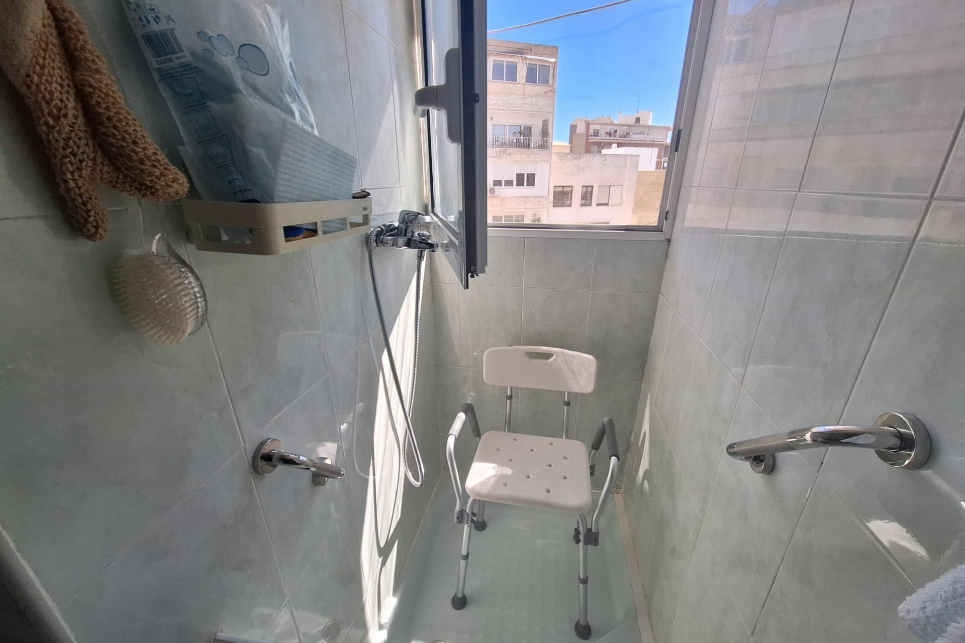 Revente - Appartement - Alicante - San blas