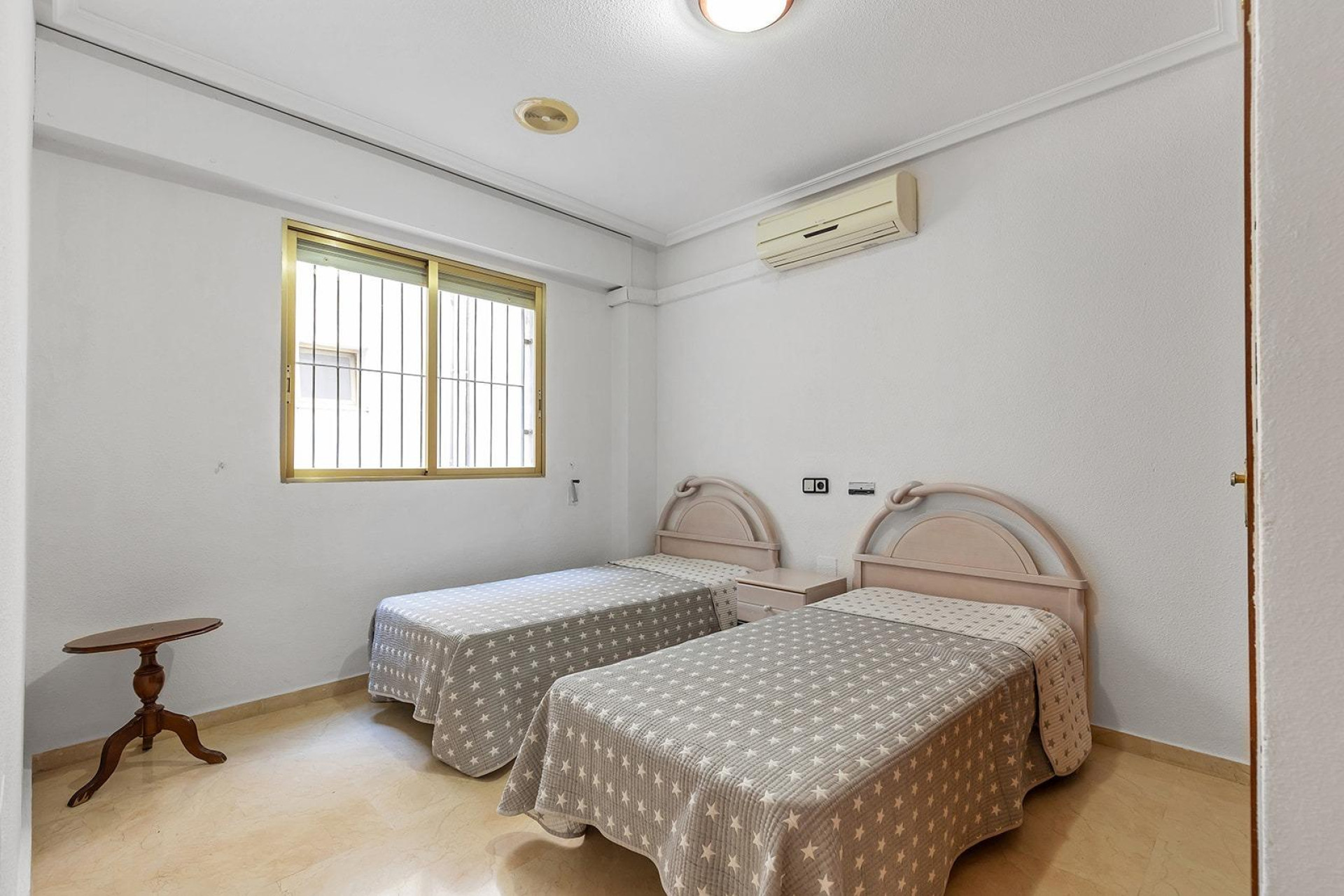 Revente - Appartement - Torrevieja - Paseo maritimo