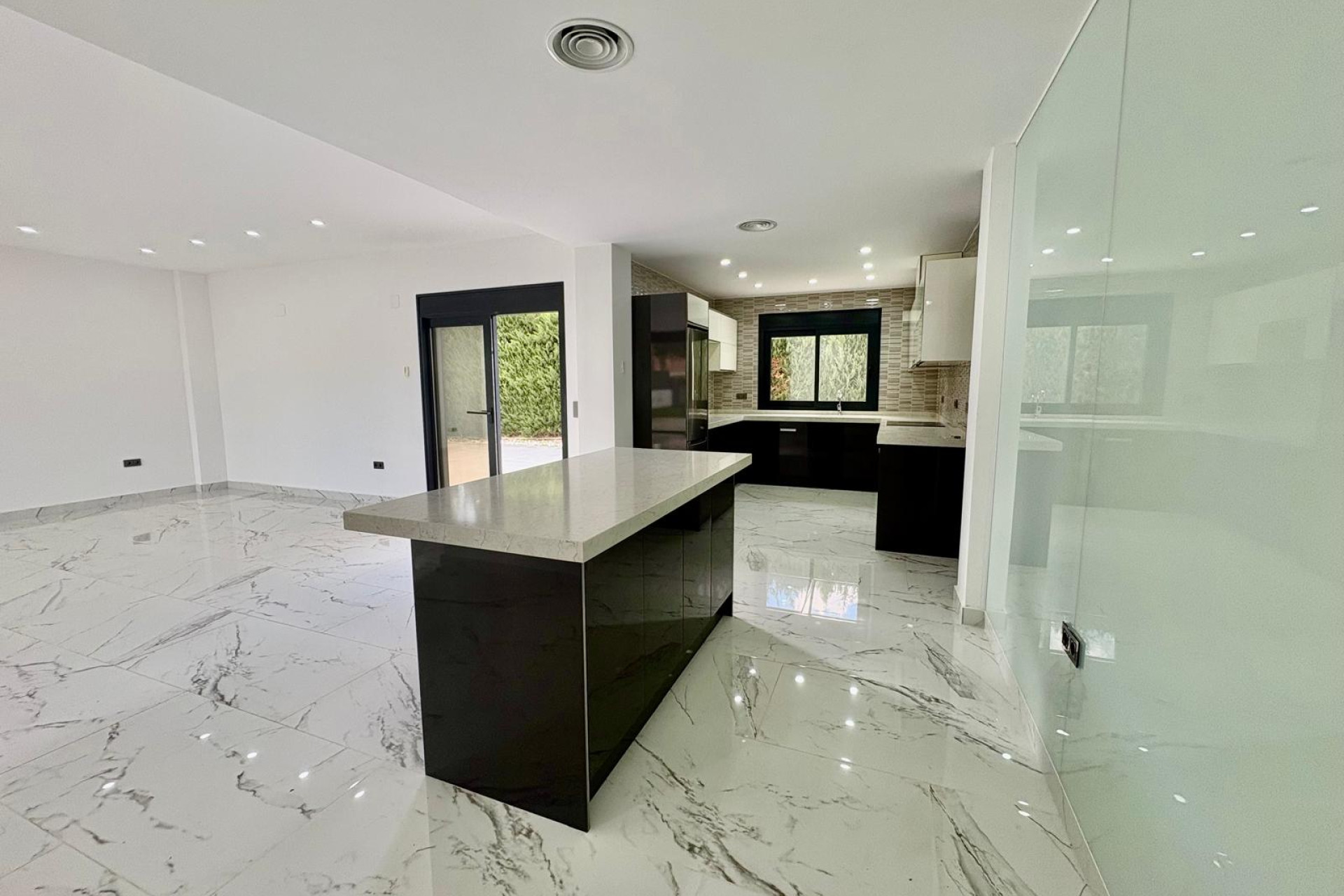 Revente - Chalet Independiente - Orihuela Costa