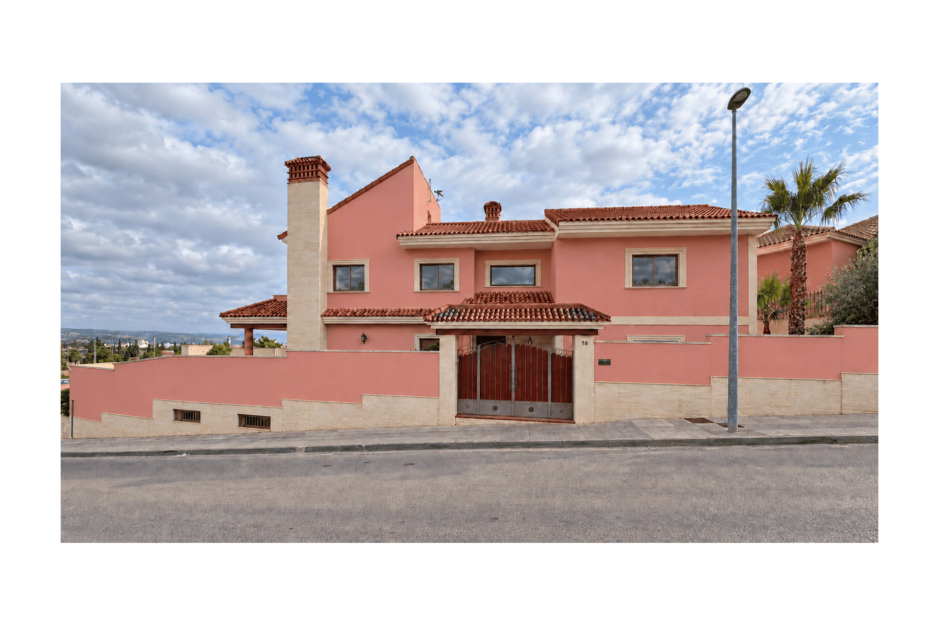 Revente - Chalet Independiente - San Miguel de Salinas