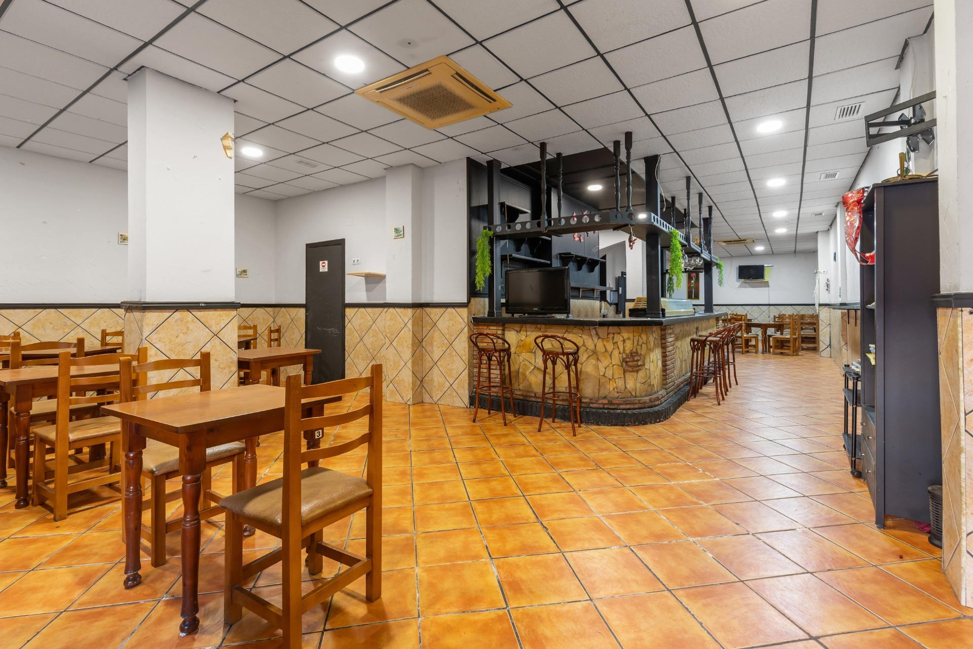 Revente - Commercial for sale - Torrevieja - Estacion de autobuses