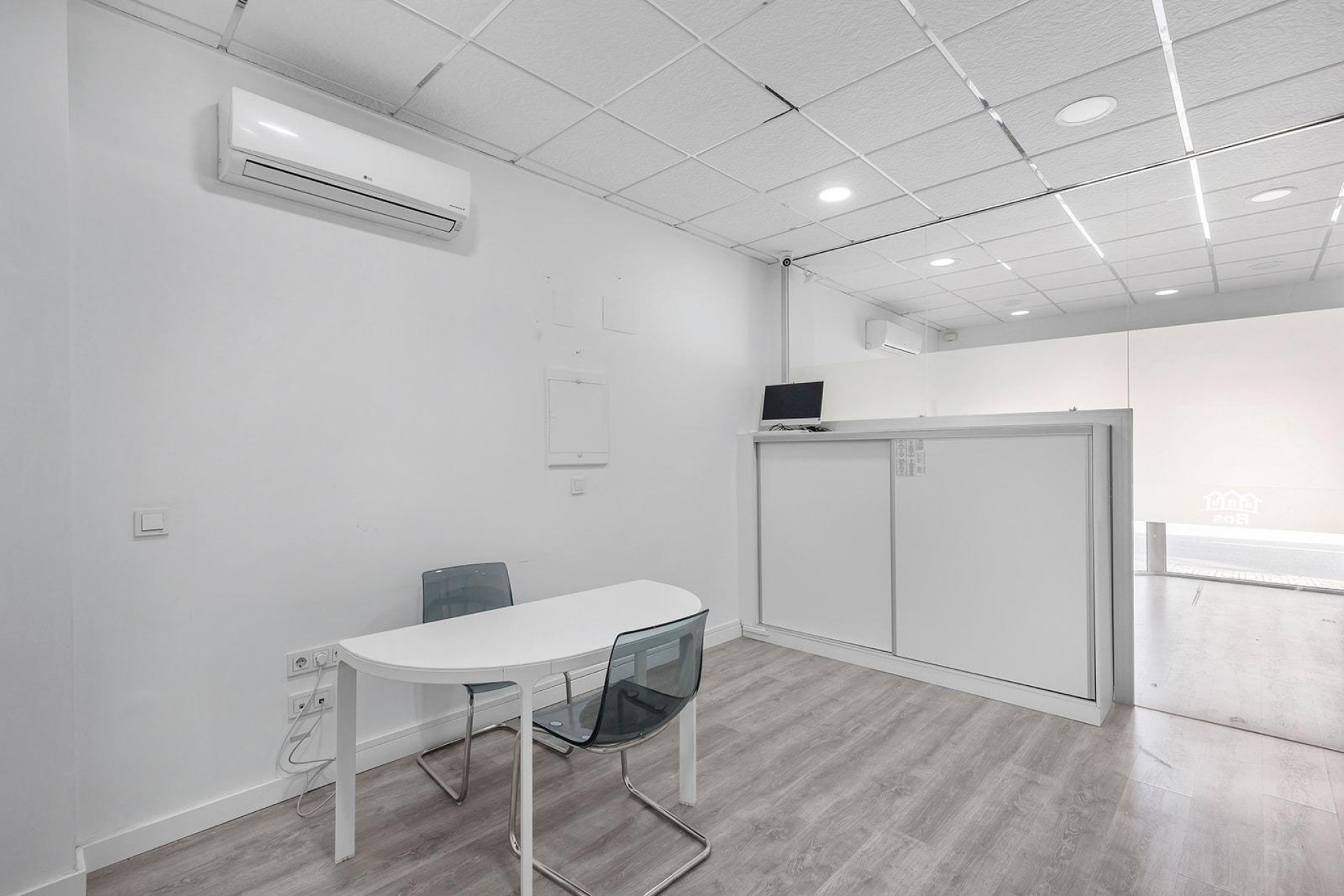 Revente - Commercial for sale - Torrevieja - La Mata pueblo