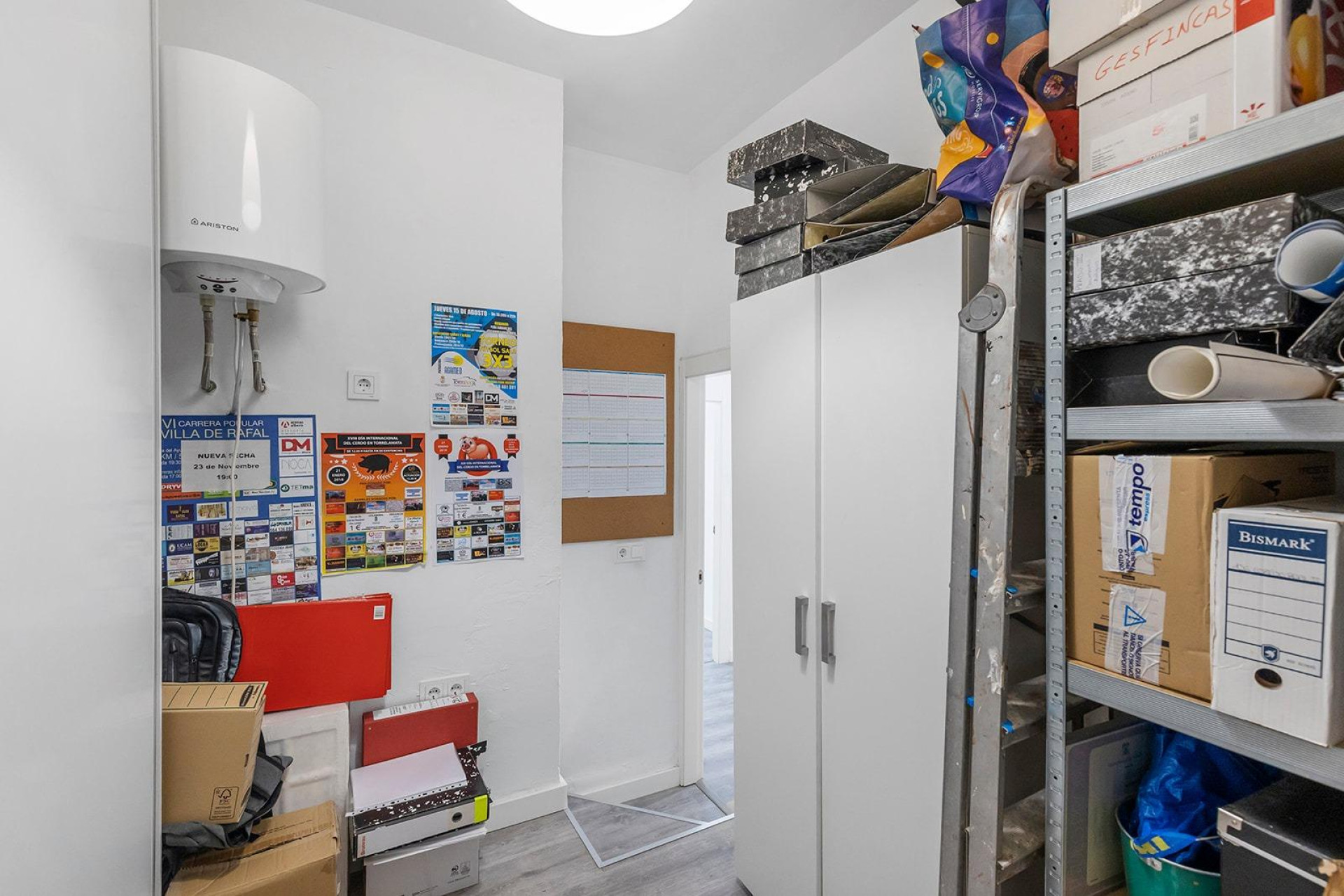 Revente - Commercial for sale - Torrevieja - La Mata pueblo