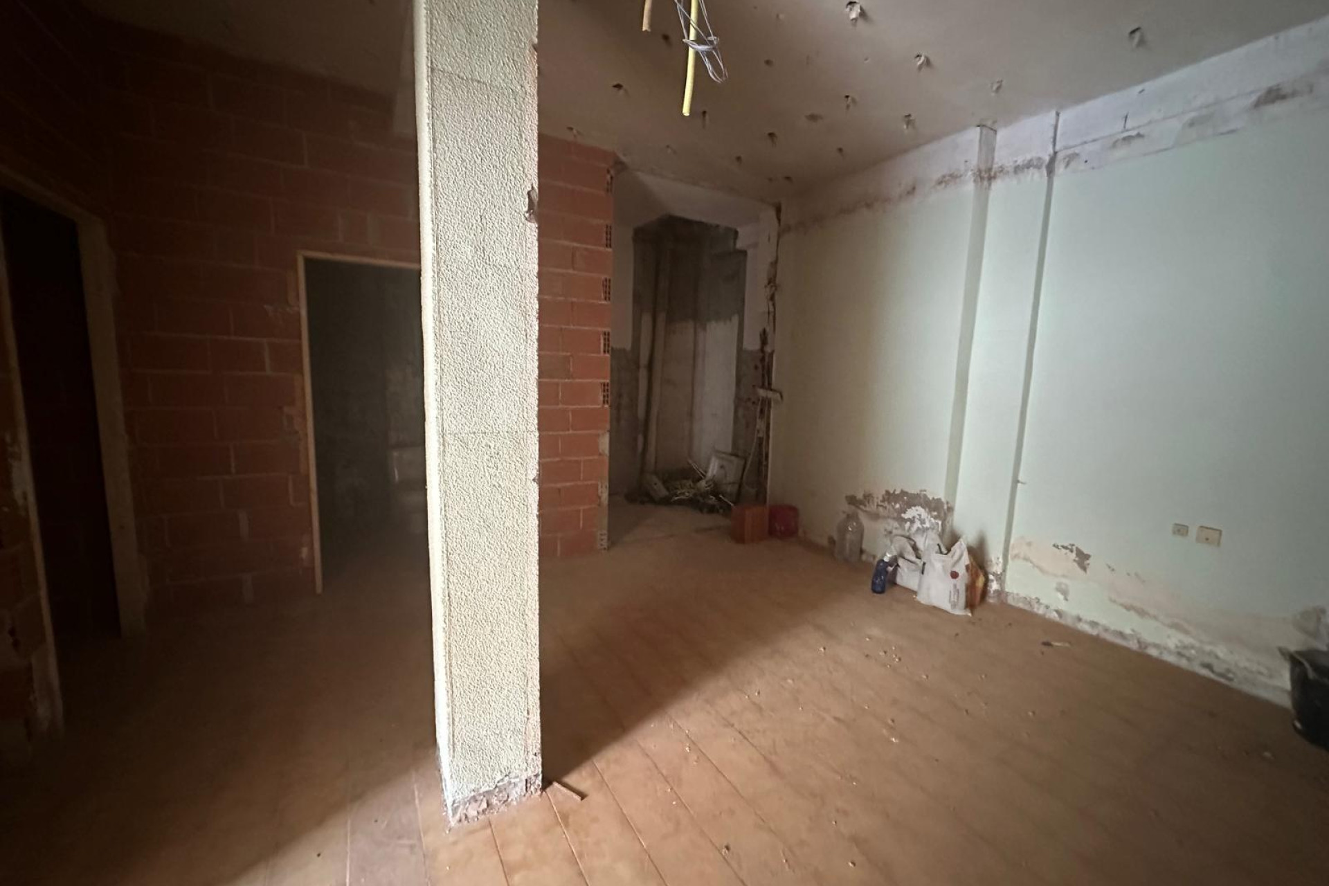 Revente - Commercial Unit - Alicante - Altozano