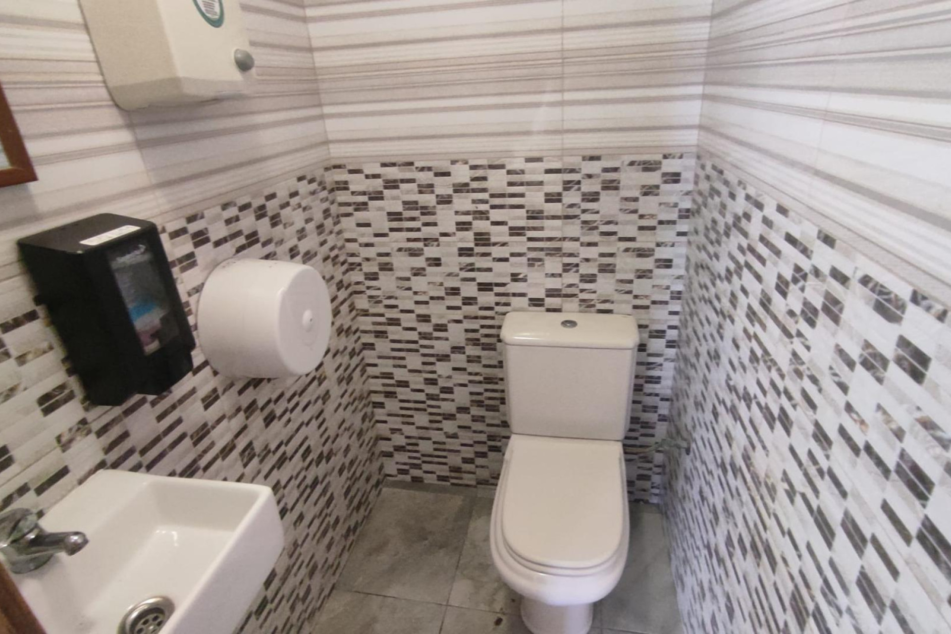 Revente - Commercial Unit - Alicante - San Gabriel