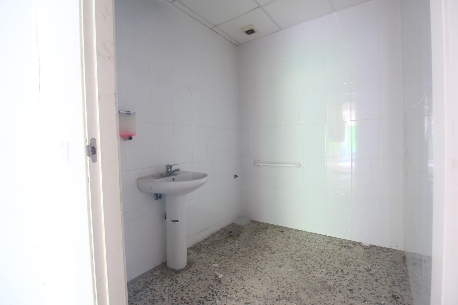 Revente - Commercial Unit - Alicante - Virgen del Remedio-Parque lo Morant