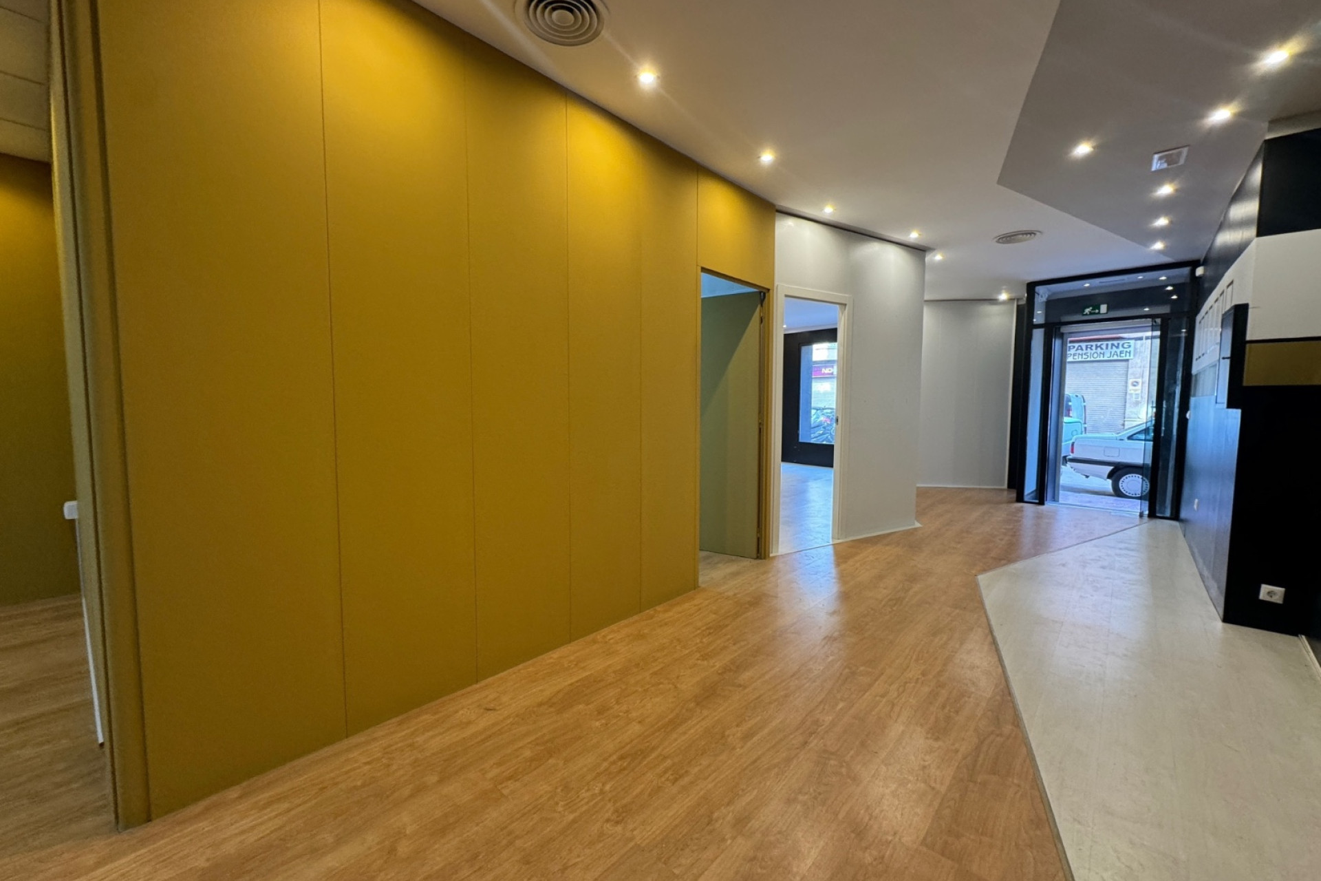 Revente - Commercial Unit - Guardamar del Segura