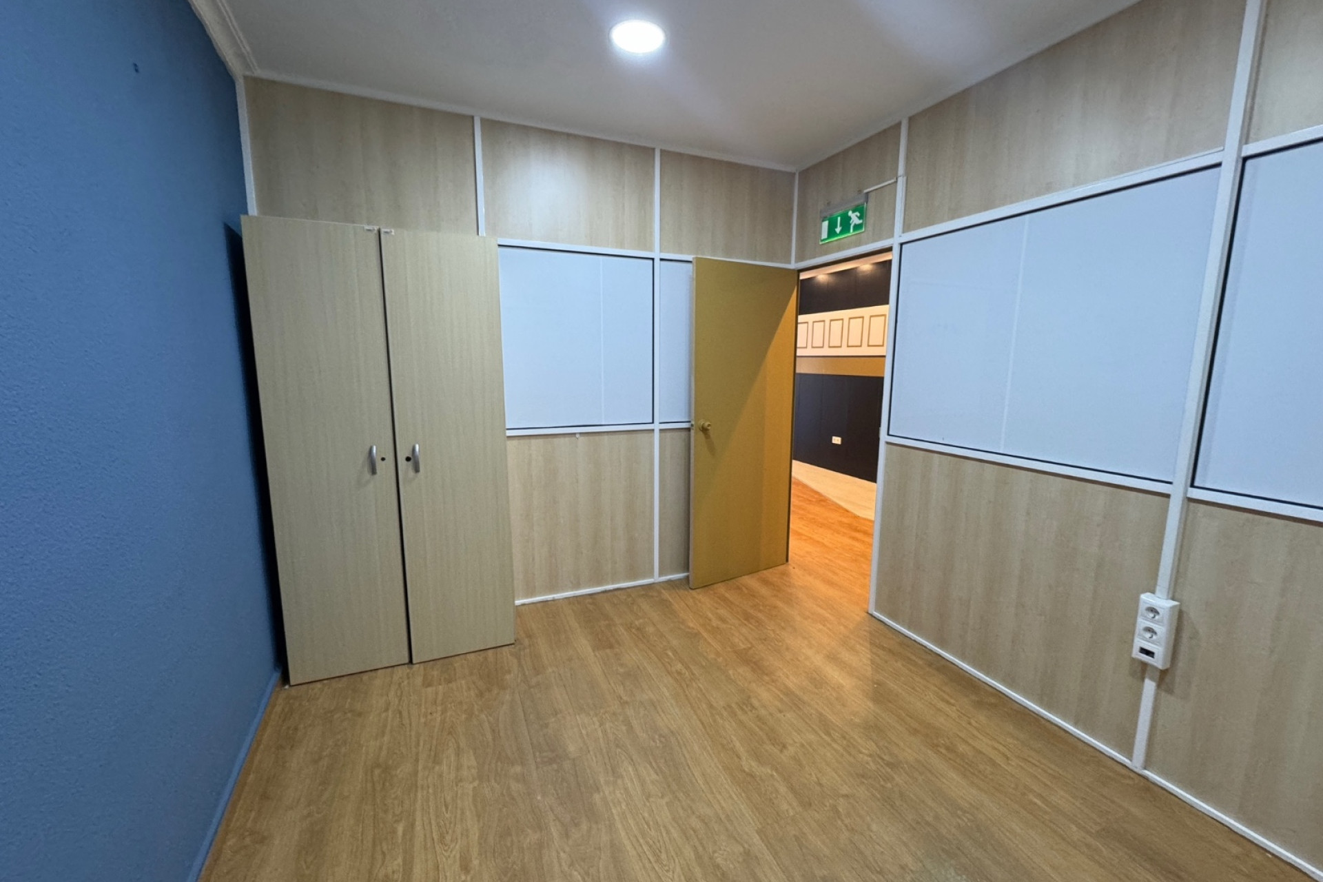 Revente - Commercial Unit - Guardamar del Segura