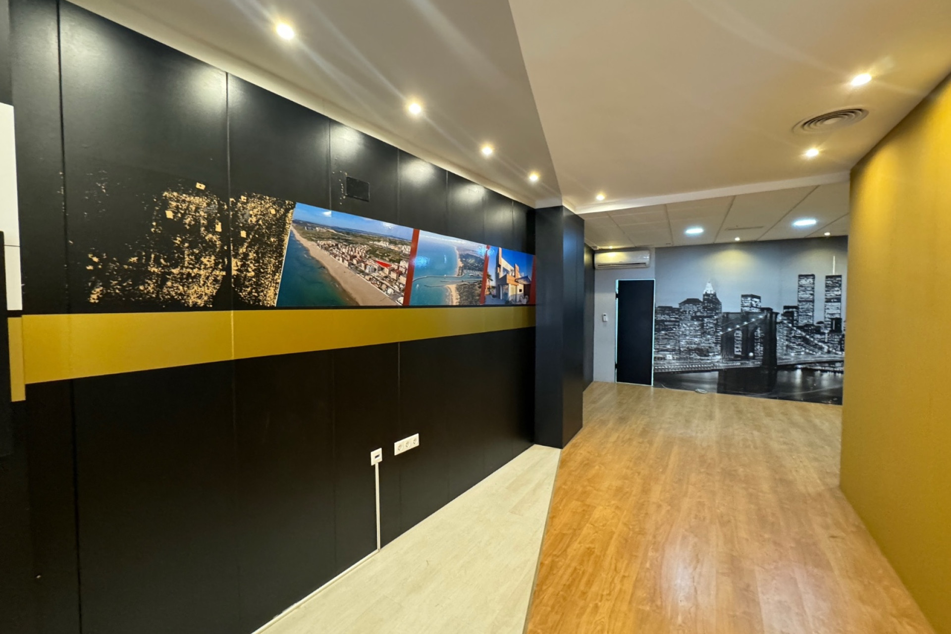 Revente - Commercial Unit - Guardamar del Segura