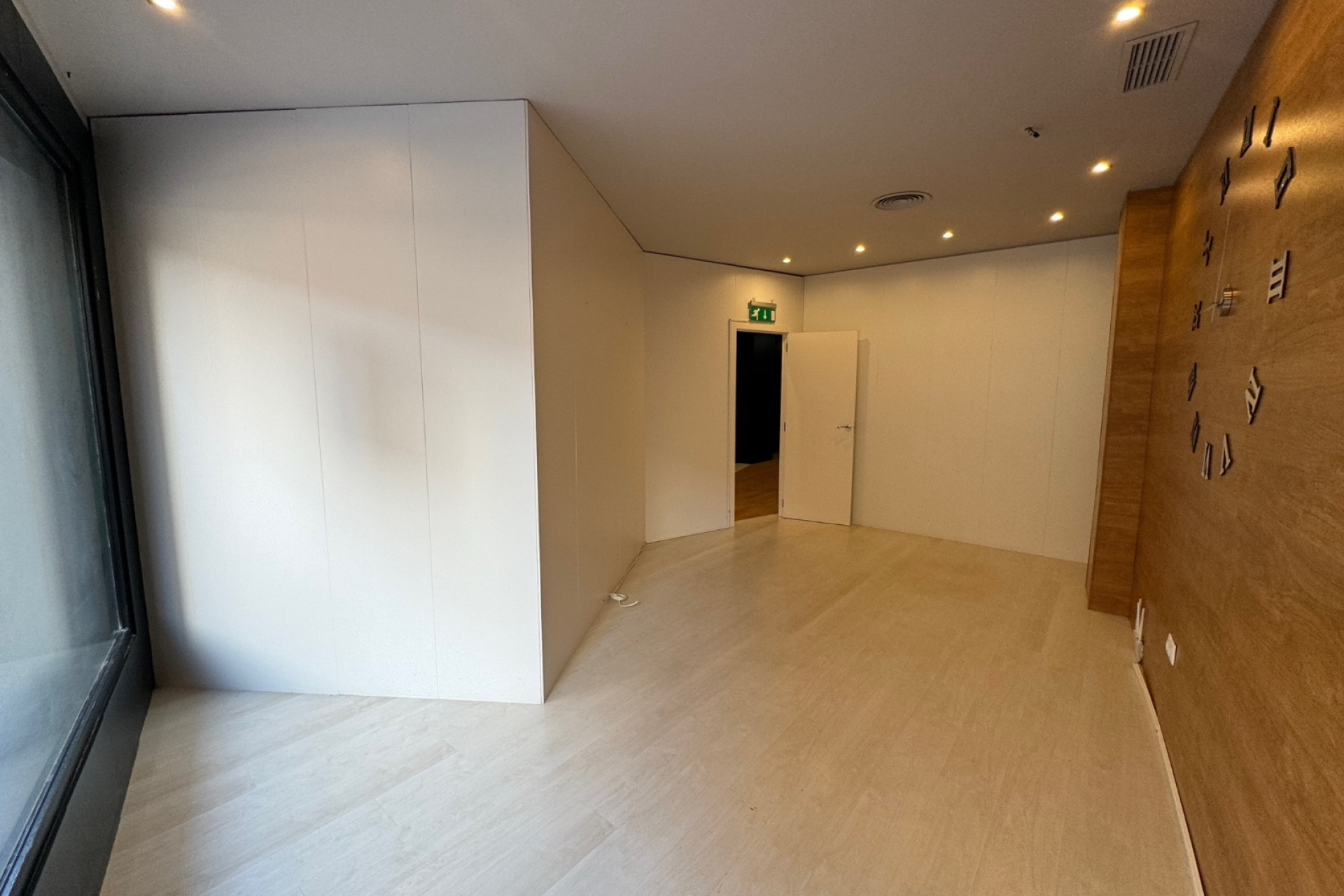 Revente - Commercial Unit - Guardamar del Segura