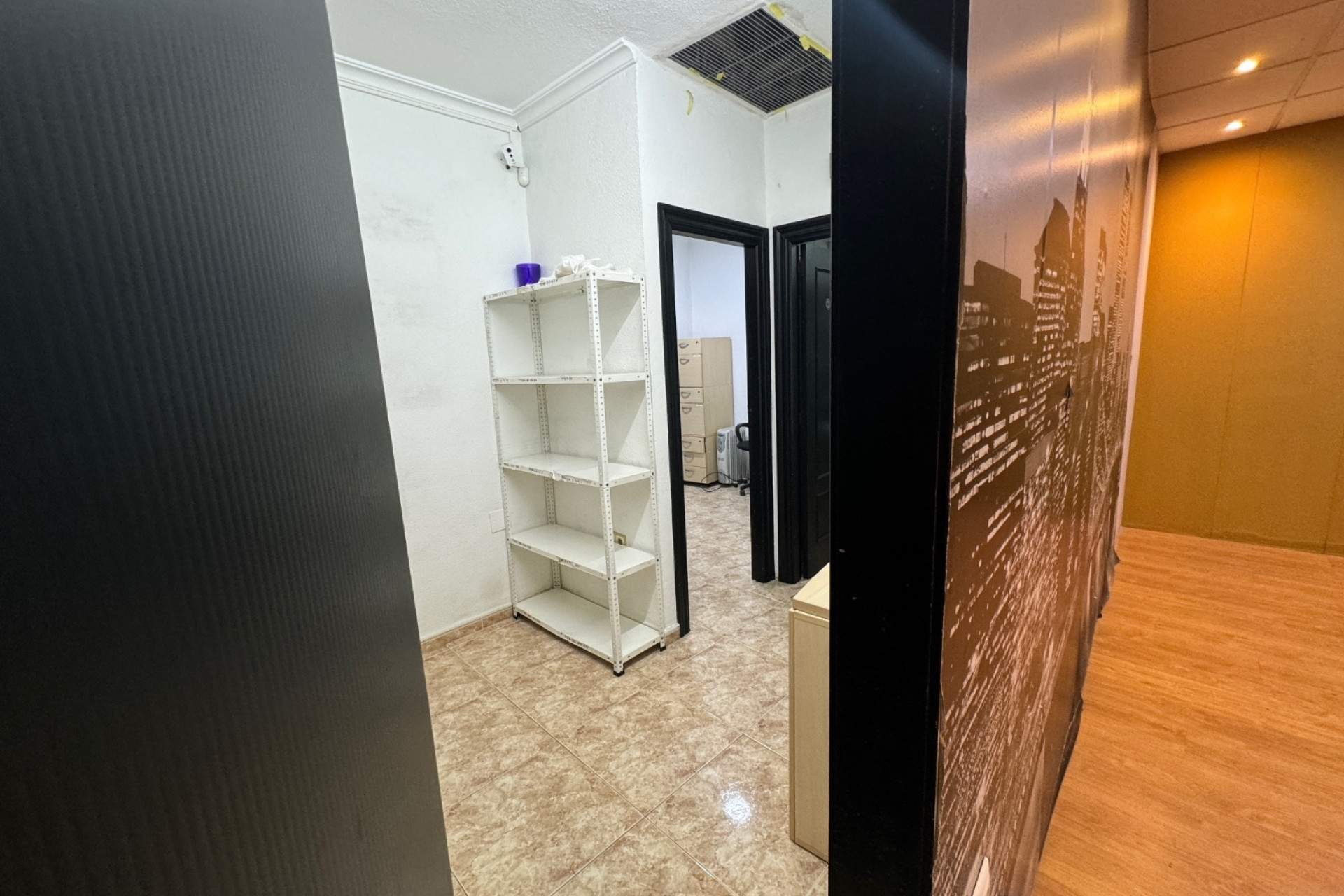 Revente - Commercial Unit - Guardamar del Segura