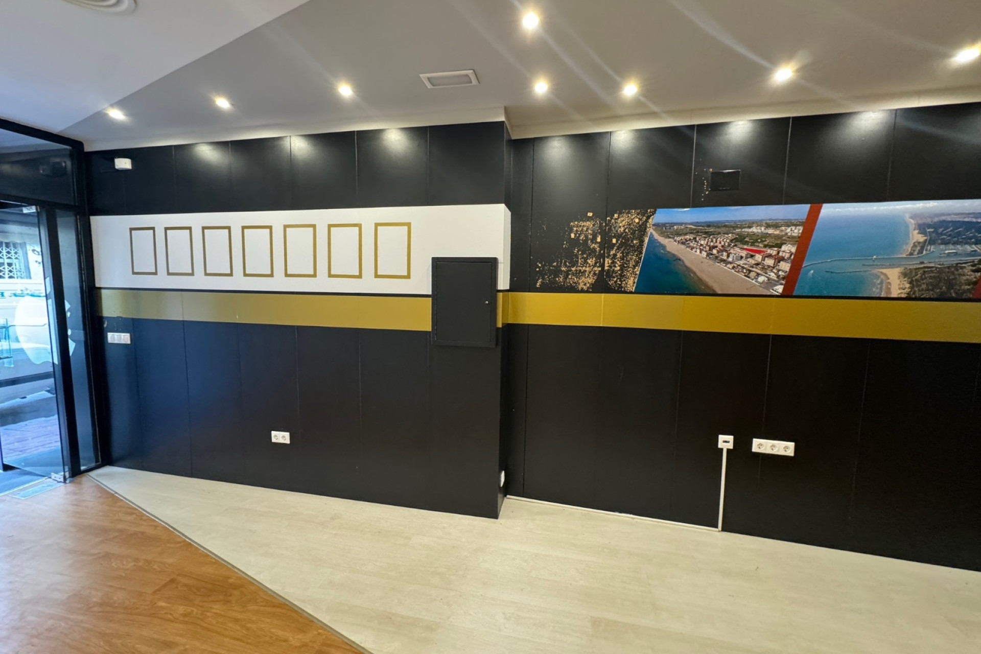 Revente - Commercial Unit - Guardamar del Segura